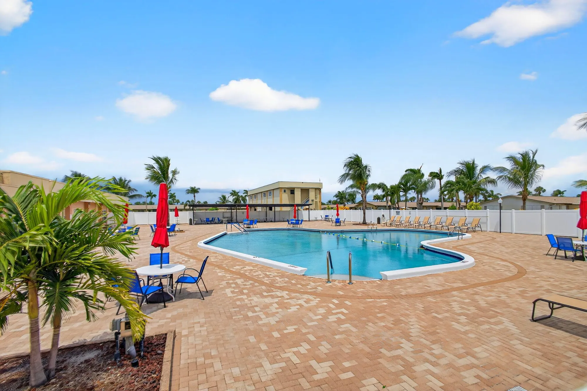 Property Slideshow image 45 of 56 | 2852 crosley c dr c, West Palm Beach, FL, 33415