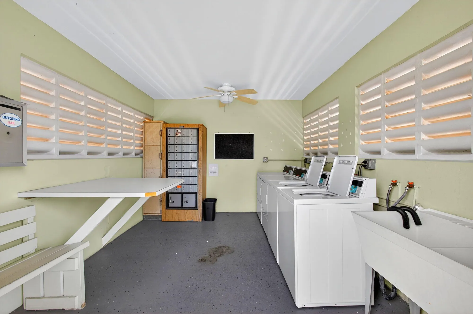 Property Slideshow image 50 of 56 | 2852 crosley c dr c, West Palm Beach, FL, 33415