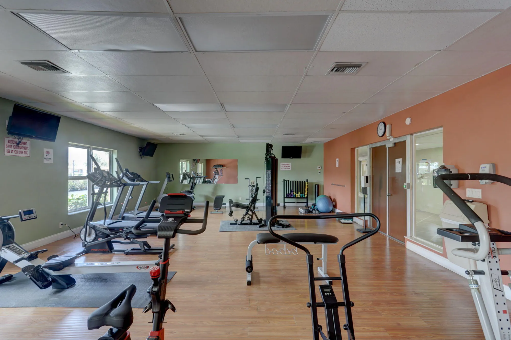 Property Slideshow image 54 of 56 | 2852 crosley c dr c, West Palm Beach, FL, 33415