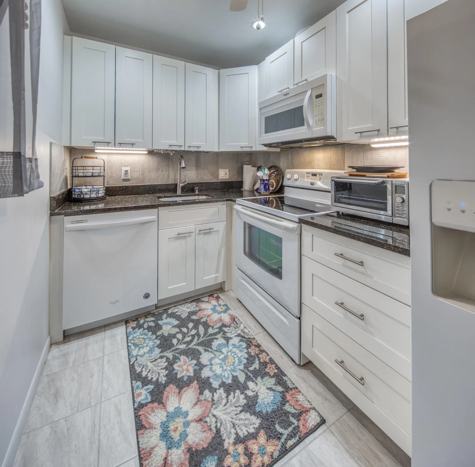 Property Slideshow image 4 of 21 | 2960 lake osborne dr 206, Lake Worth Beach, FL, 33461