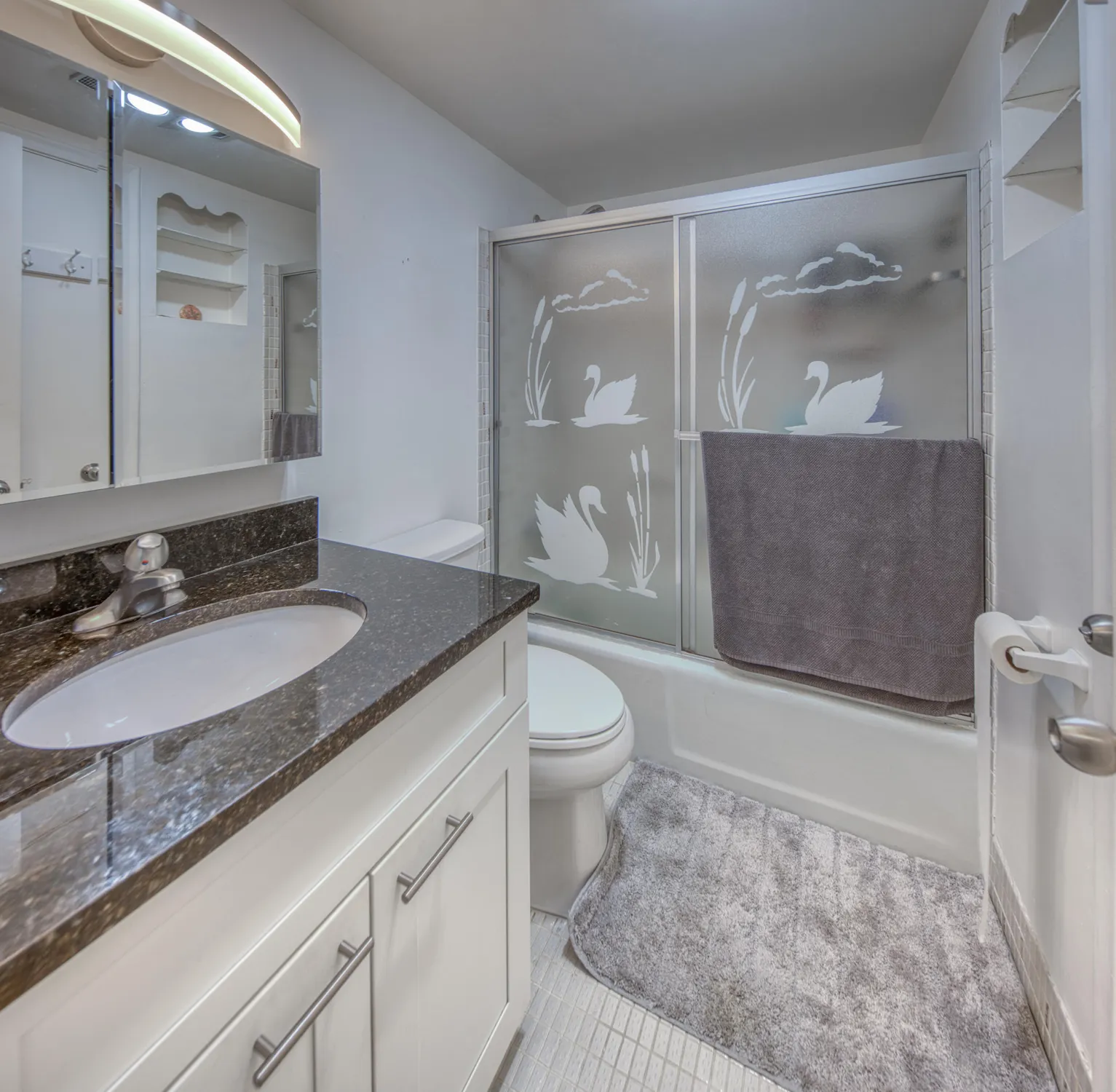 Property Slideshow image 6 of 21 | 2960 lake osborne dr 206, Lake Worth Beach, FL, 33461