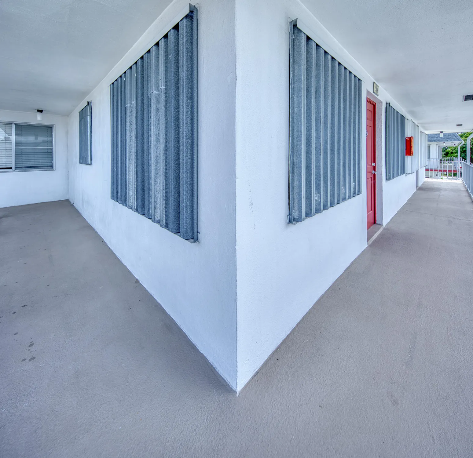 Property Slideshow image 16 of 21 | 2960 lake osborne dr 206, Lake Worth Beach, FL, 33461