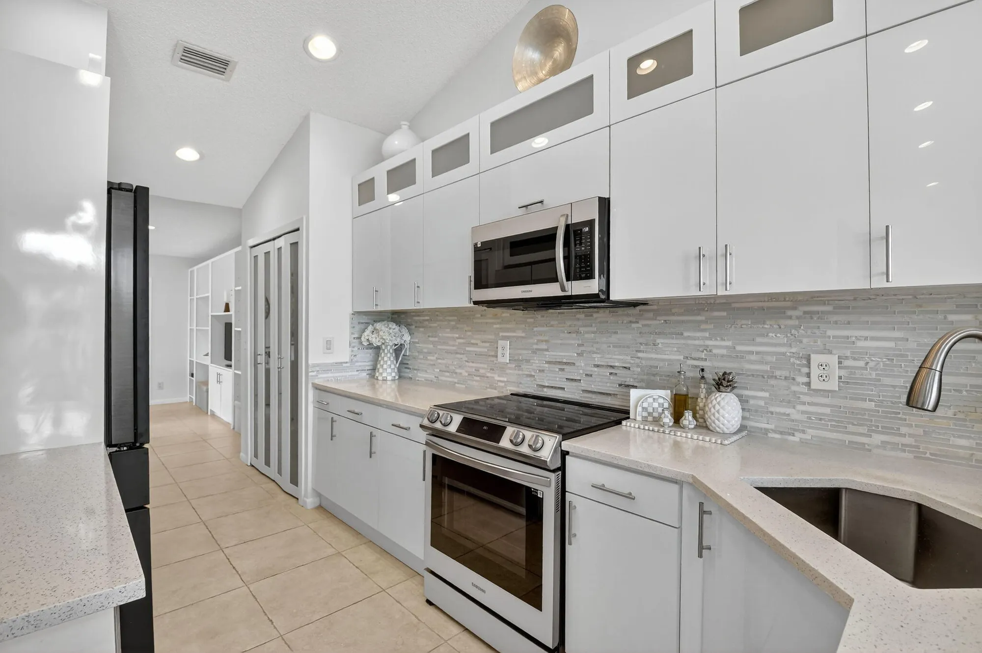 Property Slideshow image 19 of 80 | 7182 le chalet blvd, Boynton Beach, FL, 33472