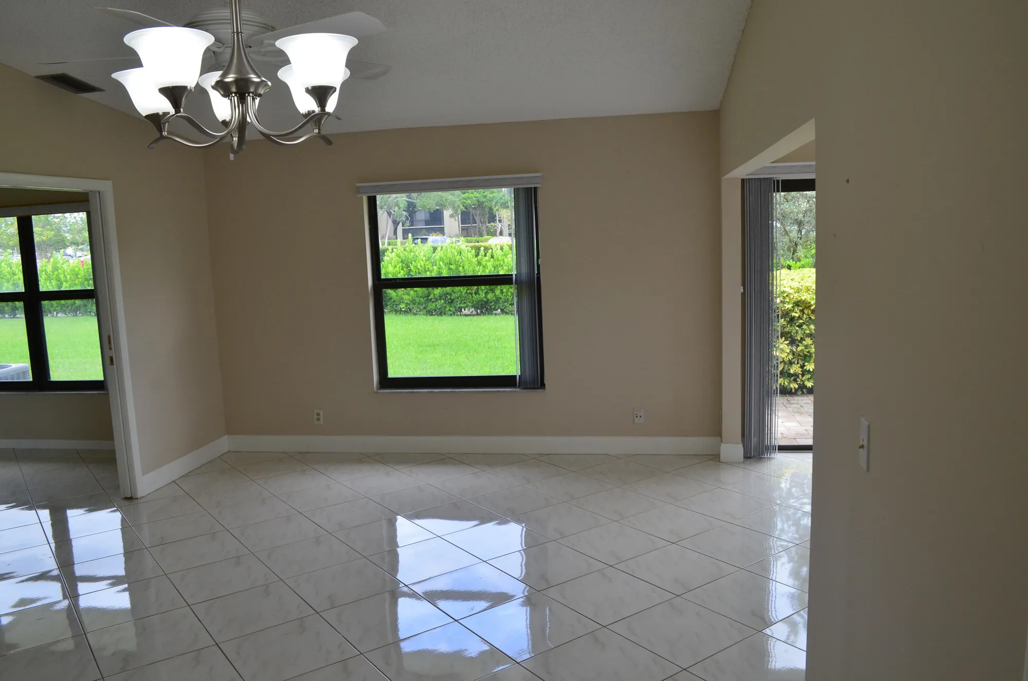 Property Slideshow image 22 of 85 | 15704 philodendron cir, Delray Beach, FL, 33484