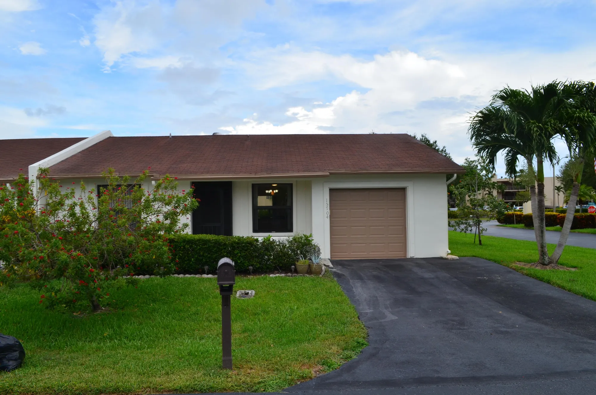 Property Slideshow image 28 of 85 | 15704 philodendron cir, Delray Beach, FL, 33484