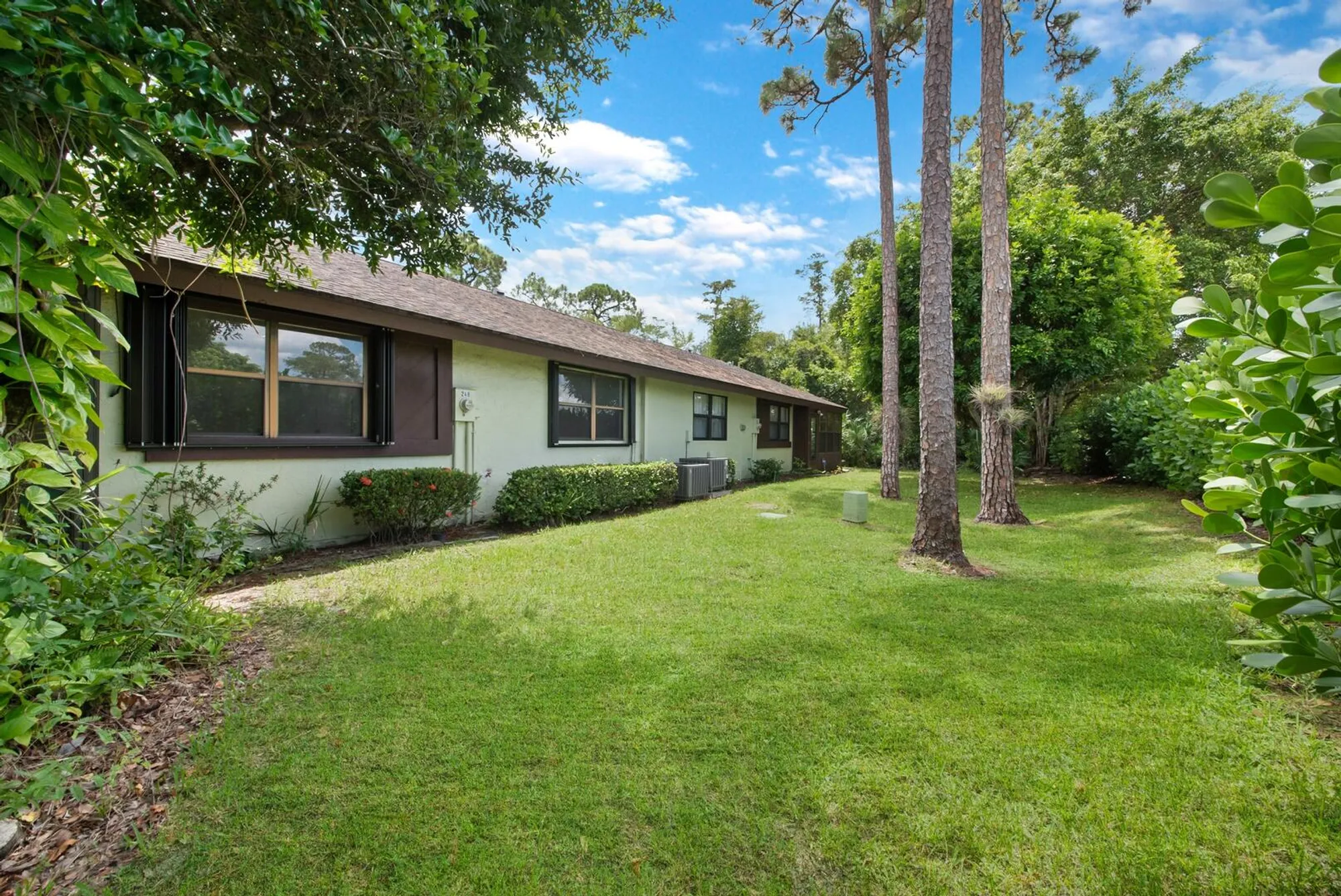 Property Slideshow image 23 of 29 | 248 brandywine ct, Royal Palm Beach, FL, 33411