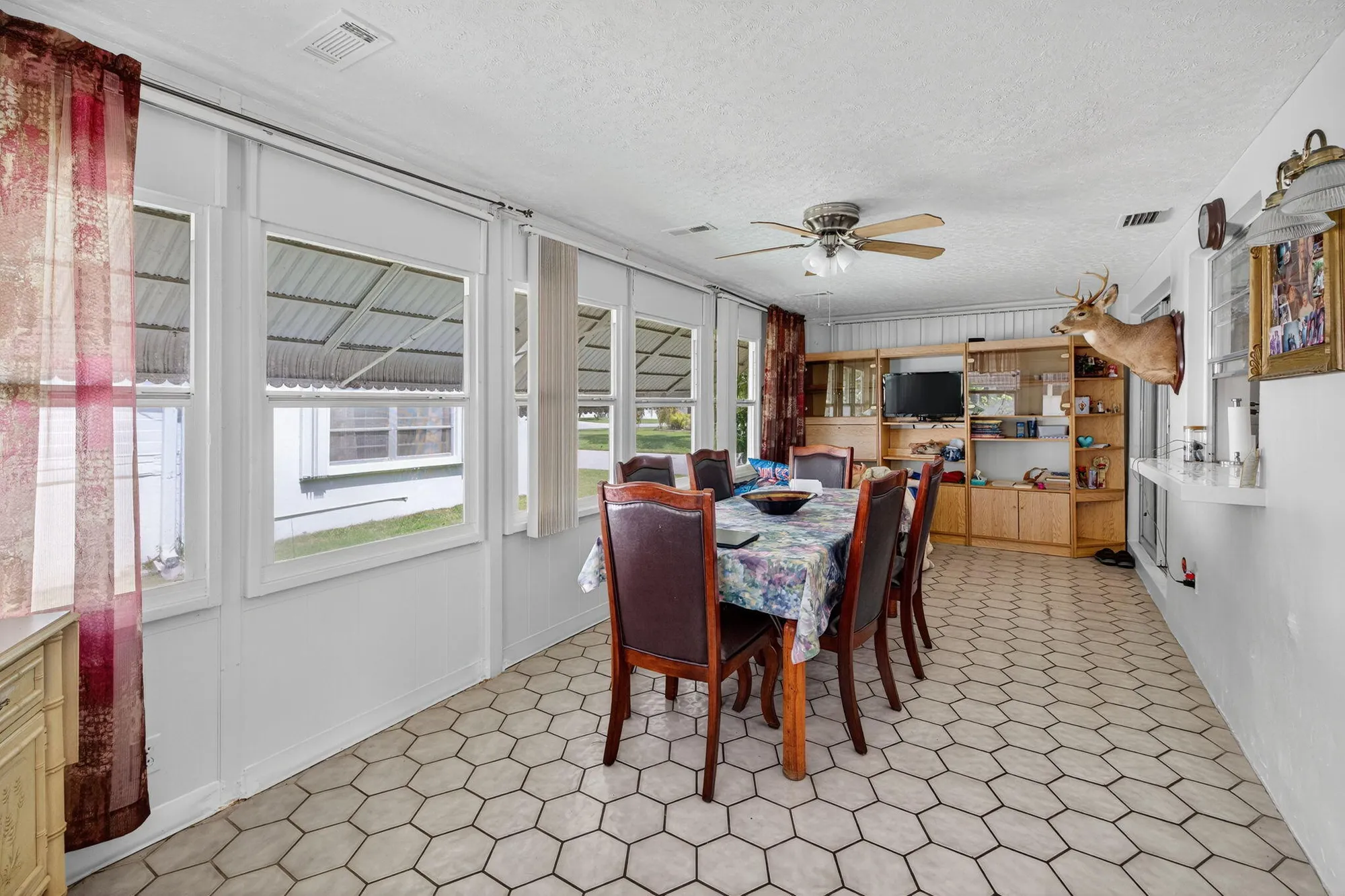 Property Slideshow image 29 of 46 | 3051 nw 1st dr, Pompano Beach, FL, 33064