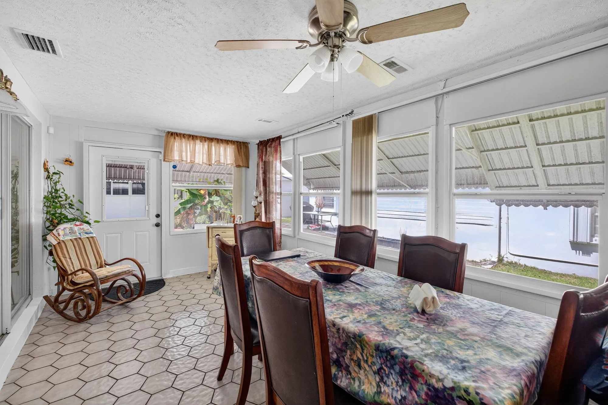 Property Slideshow image 28 of 46 | 3051 nw 1st dr, Pompano Beach, FL, 33064