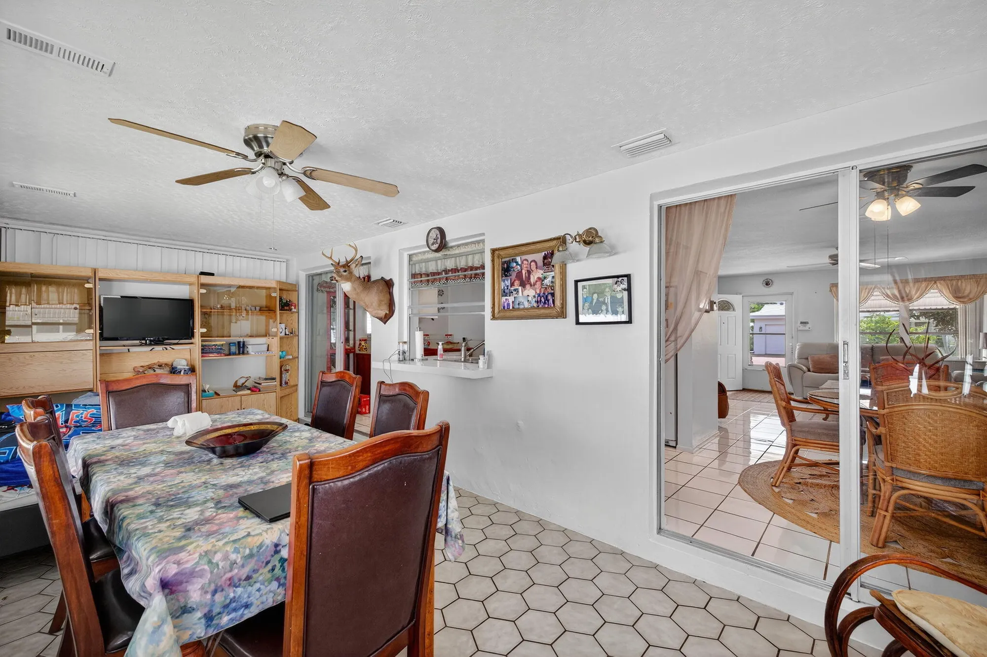 Property Slideshow image 30 of 46 | 3051 nw 1st dr, Pompano Beach, FL, 33064