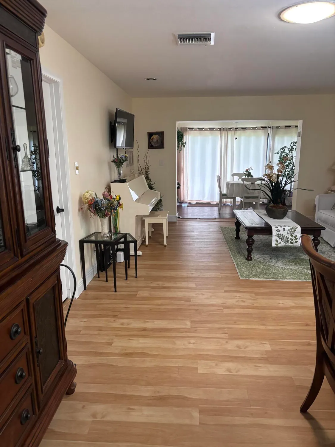 Property Slideshow image 2 of 35 | 143 lake susan dr, West Palm Beach, FL, 33411