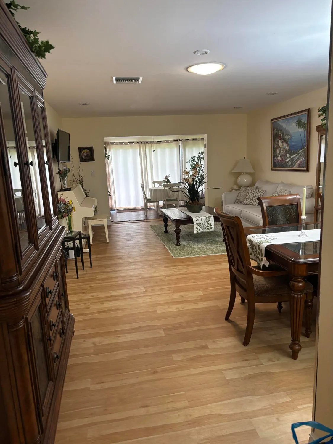 Property Slideshow image 6 of 35 | 143 lake susan dr, West Palm Beach, FL, 33411