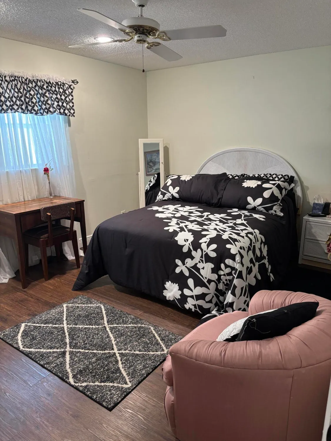 Property Slideshow image 16 of 35 | 143 lake susan dr, West Palm Beach, FL, 33411