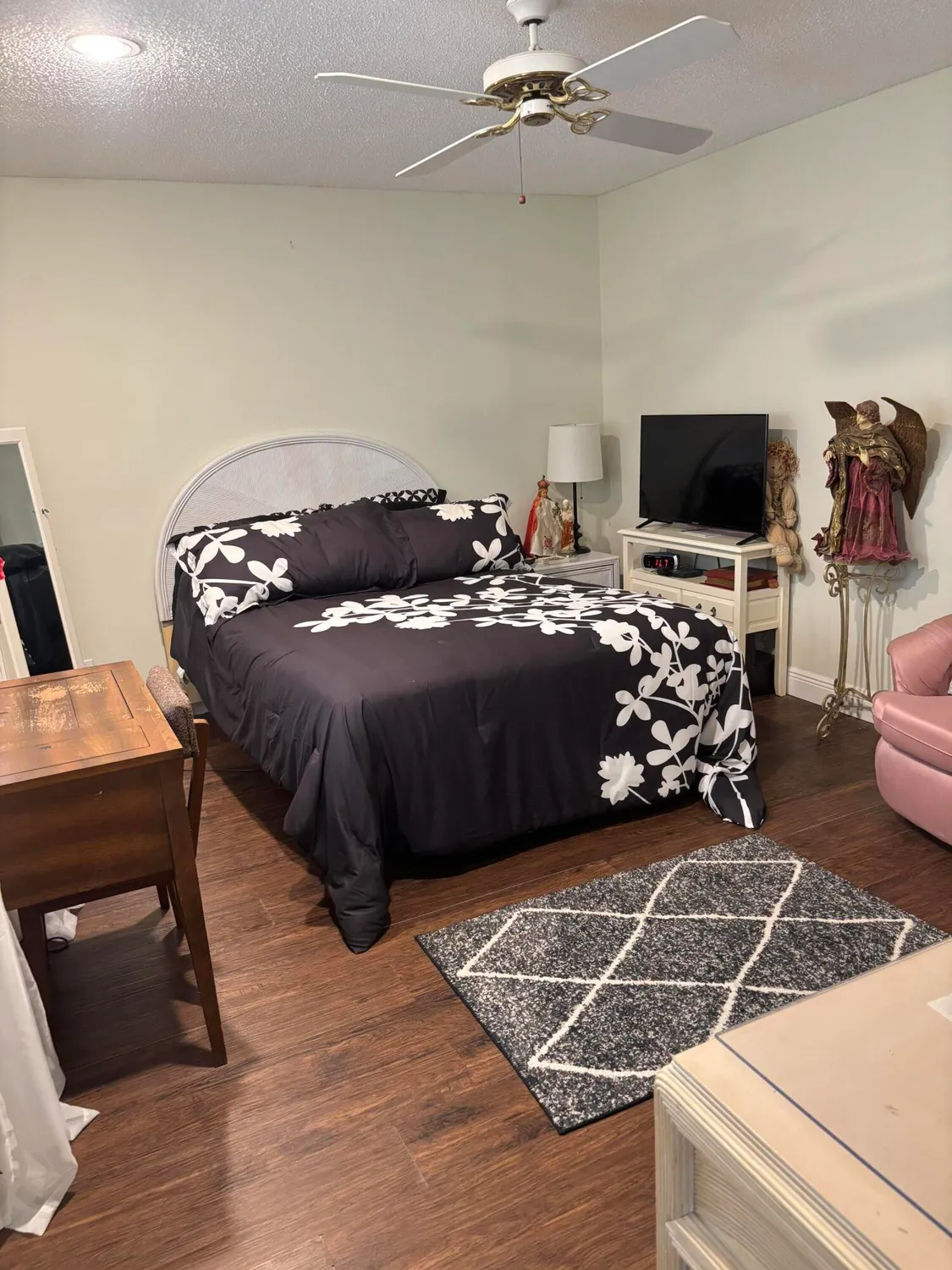 Property Slideshow image 17 of 35 | 143 lake susan dr, West Palm Beach, FL, 33411