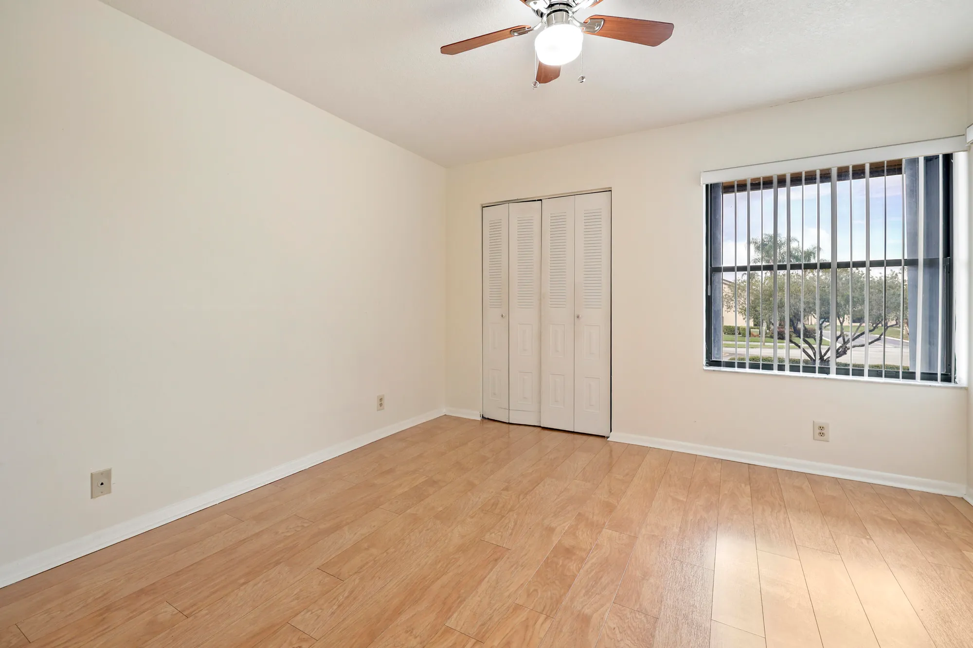 Property Slideshow image 15 of 24 | 4698 lucerne lakes blvd 202, Lake Worth, FL, 33467