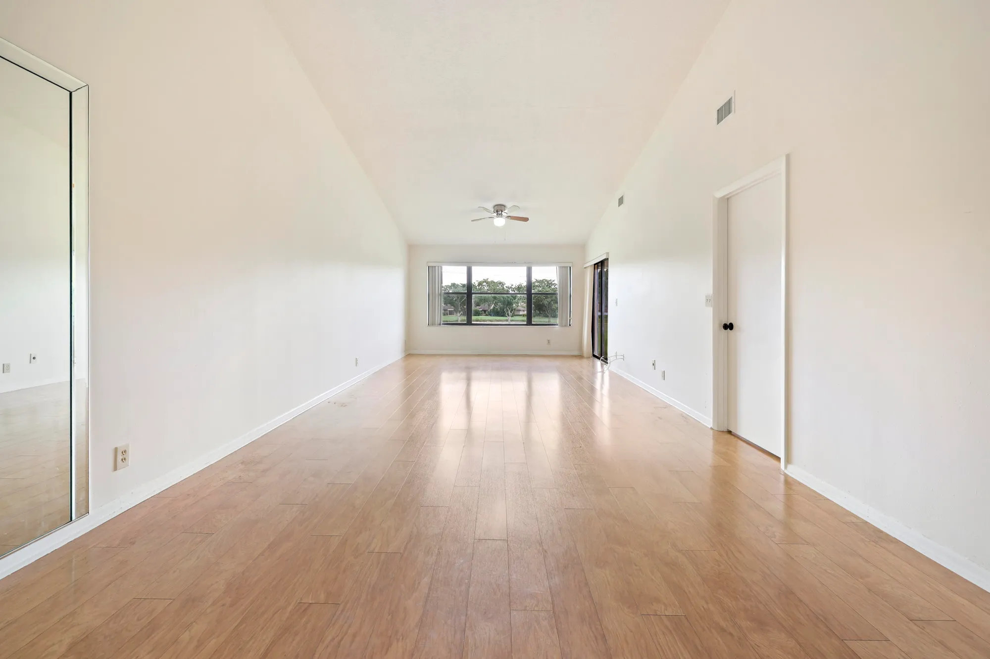 Property Slideshow image 13 of 24 | 4698 lucerne lakes blvd 202, Lake Worth, FL, 33467