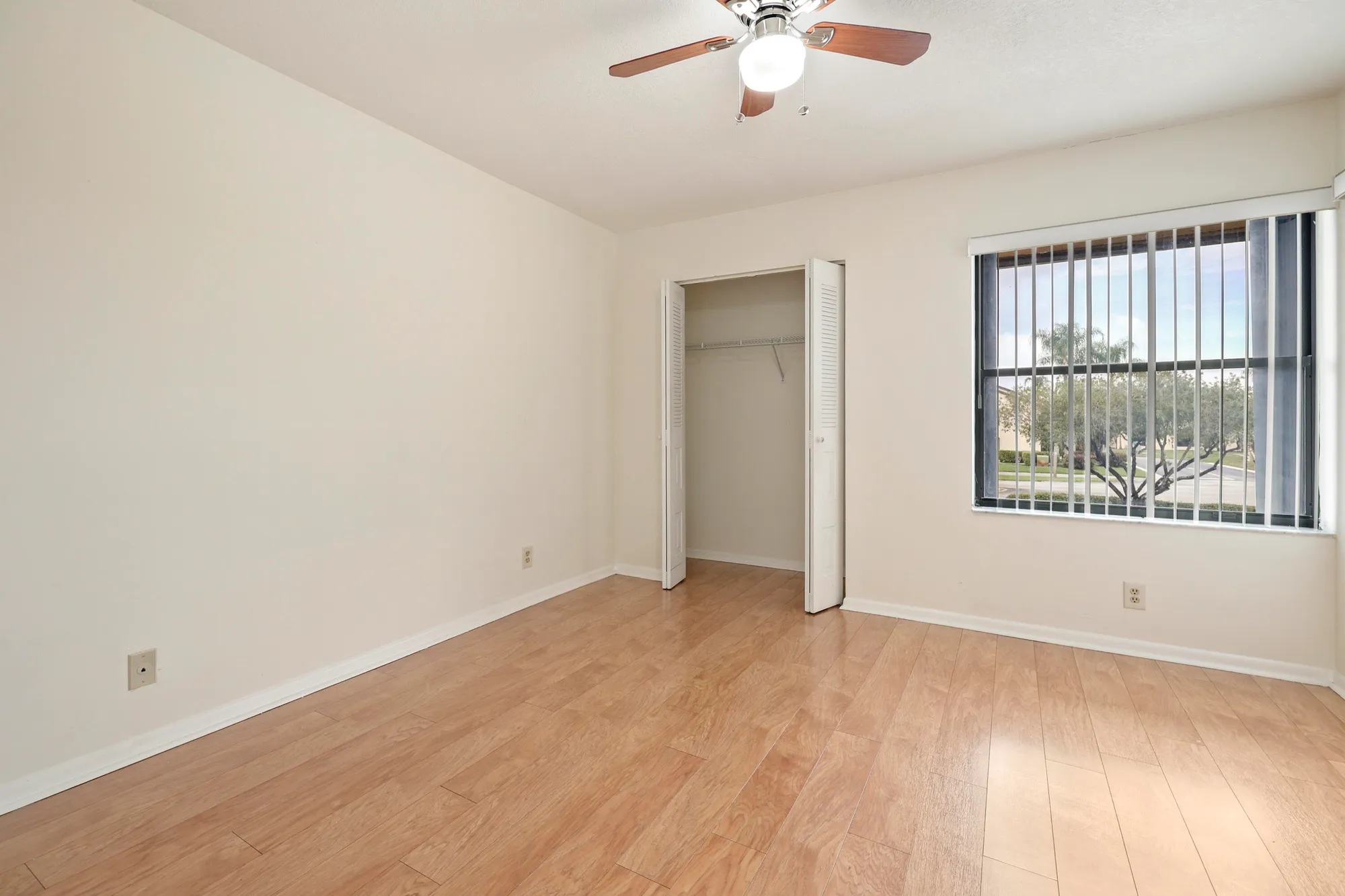 Property Slideshow image 10 of 24 | 4698 lucerne lakes blvd 202, Lake Worth, FL, 33467