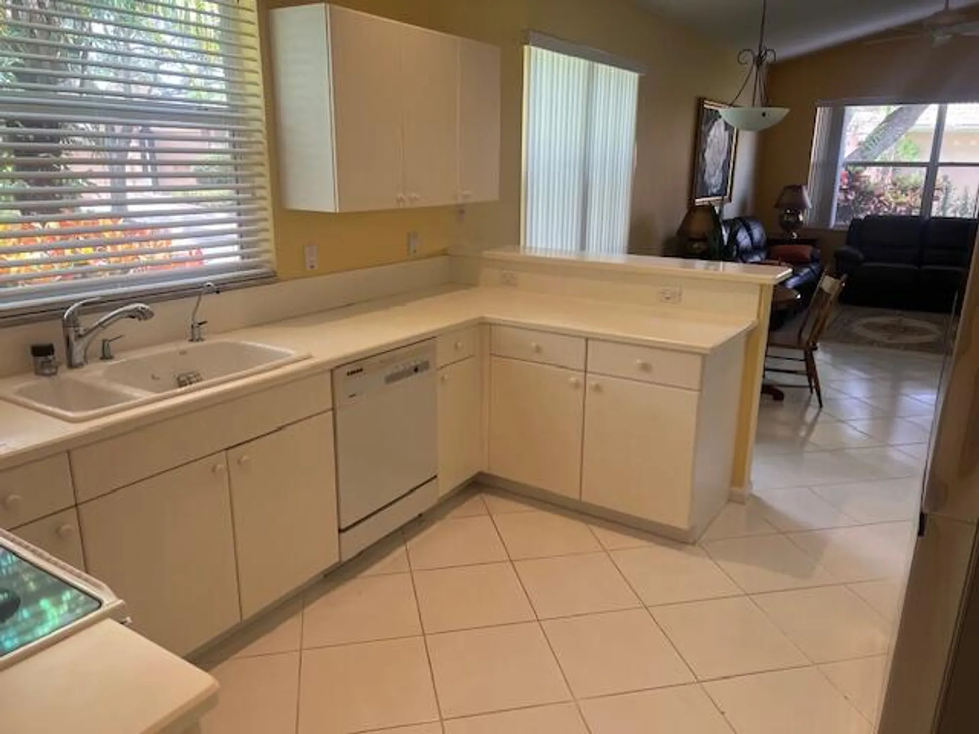 Property Slideshow image 10 of 20 | 10036 diamond lake rd, Boynton Beach, FL, 33437