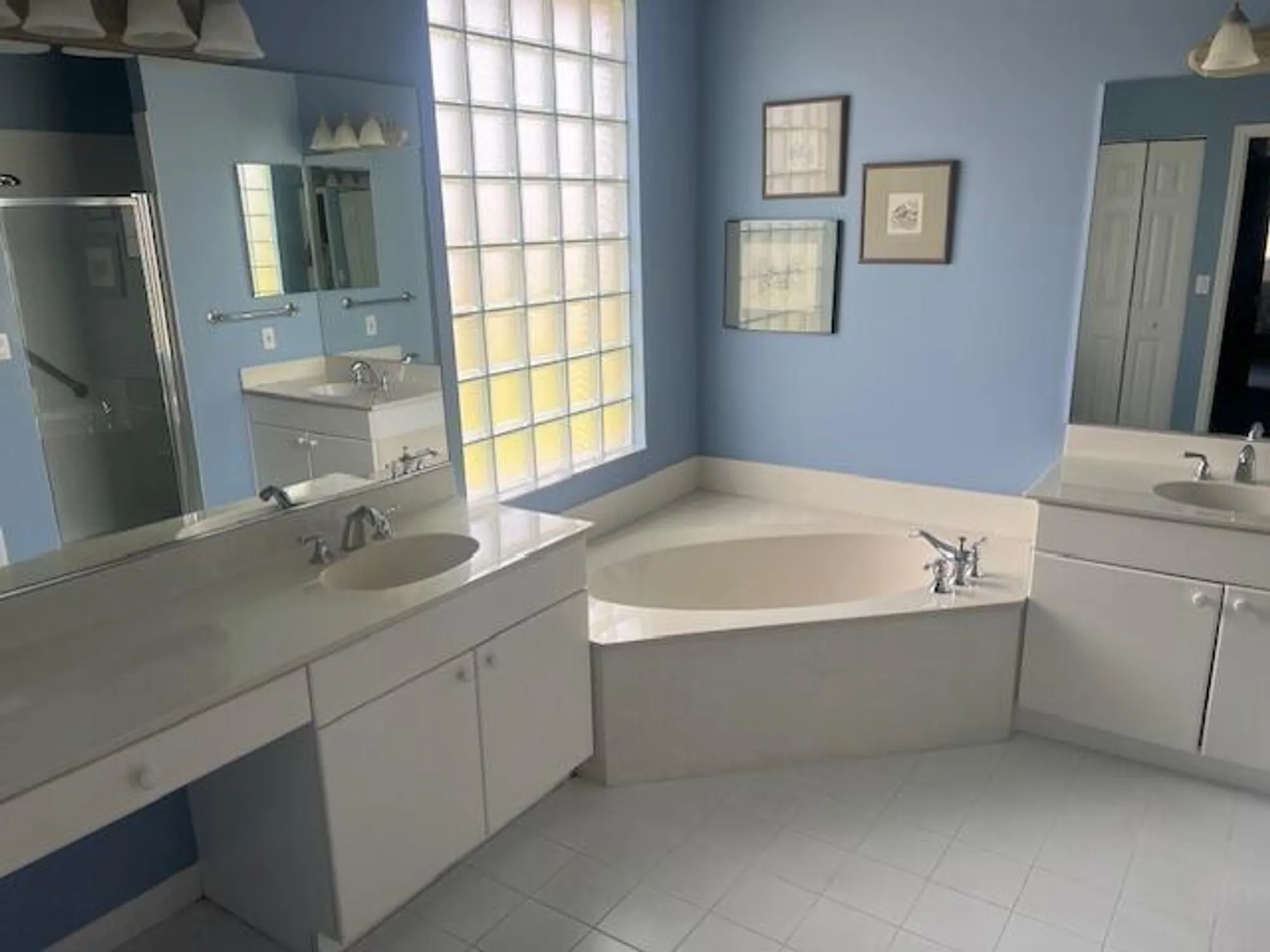 Property Slideshow image 12 of 20 | 10036 diamond lake rd, Boynton Beach, FL, 33437