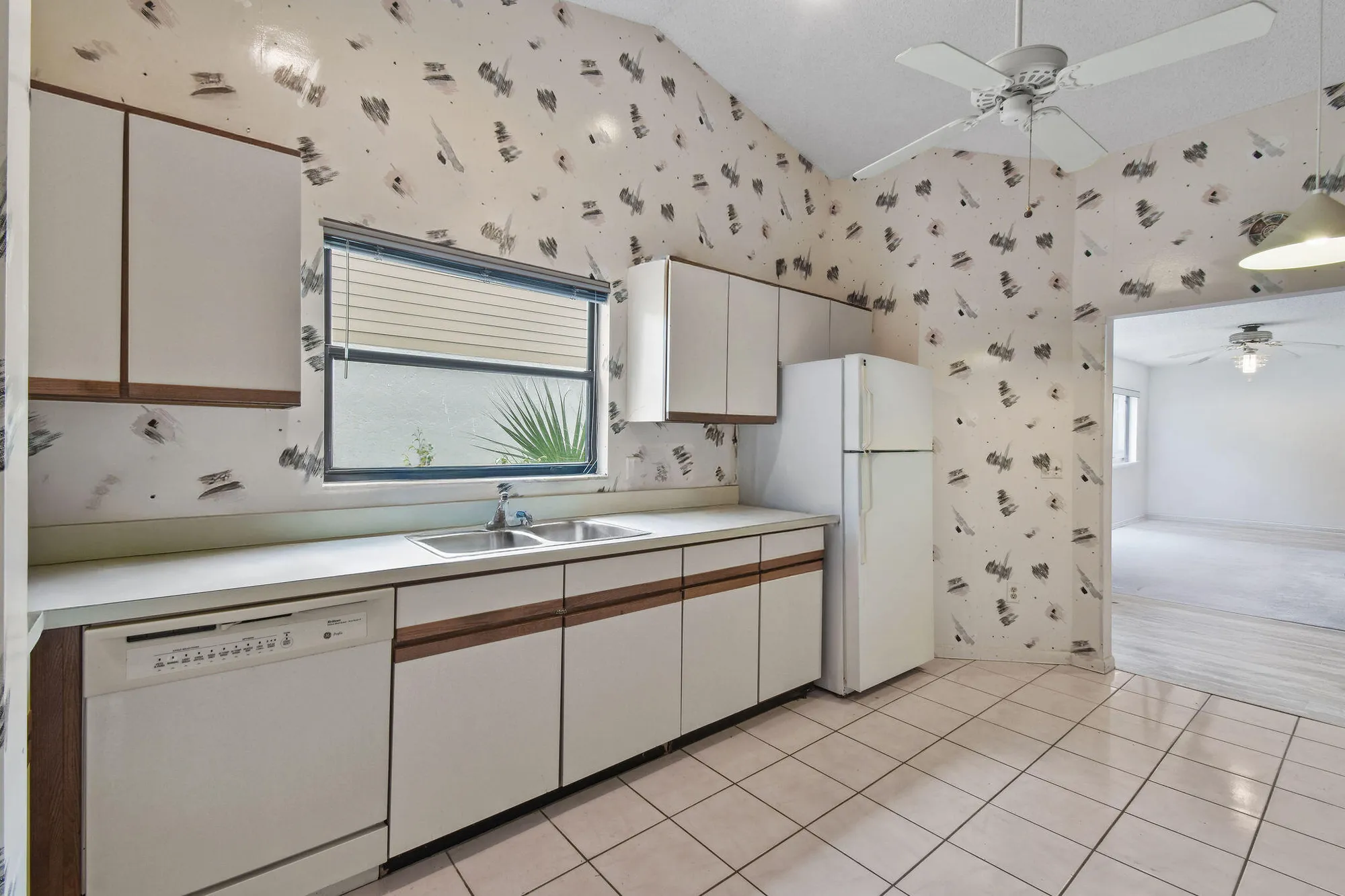Property Slideshow image 11 of 34 | 3180 nw 6th st, Delray Beach, FL, 33445