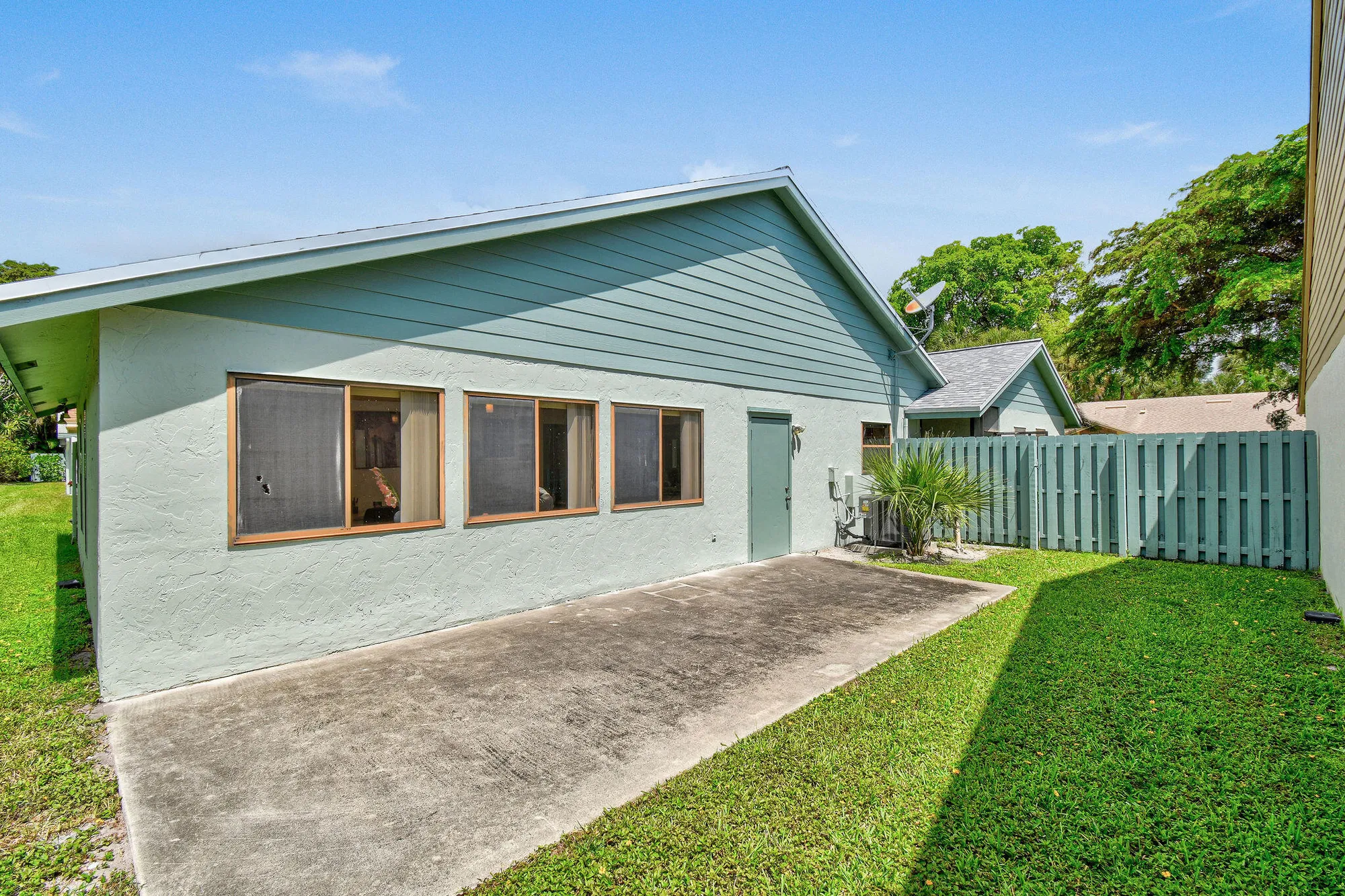 Property Slideshow image 5 of 34 | 3180 nw 6th st, Delray Beach, FL, 33445