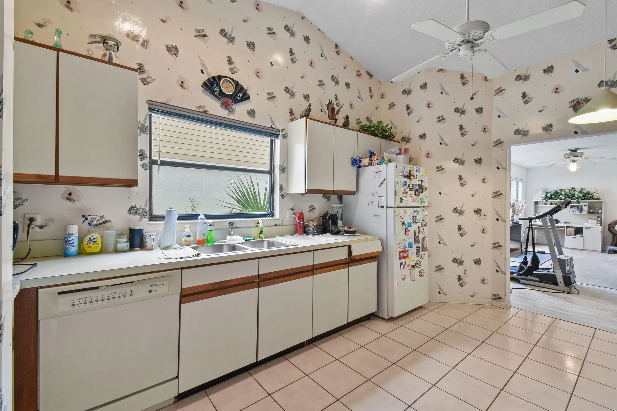 Property Slideshow image 12 of 34 | 3180 nw 6th st, Delray Beach, FL, 33445