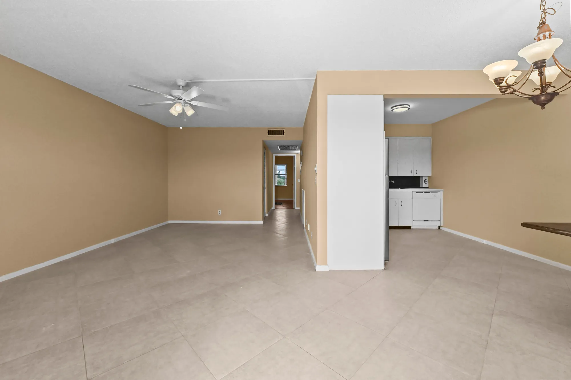 Property Slideshow image 4 of 24 | 3046 newcastle c, Boca Raton, FL, 33434