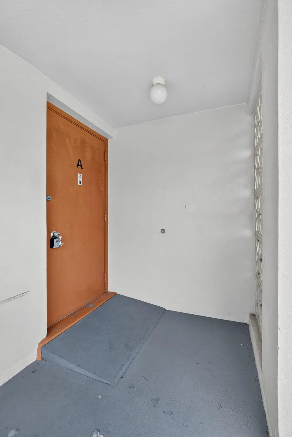 Property Slideshow image 4 of 39 | 2691 dudley dr a, West Palm Beach, FL, 33415