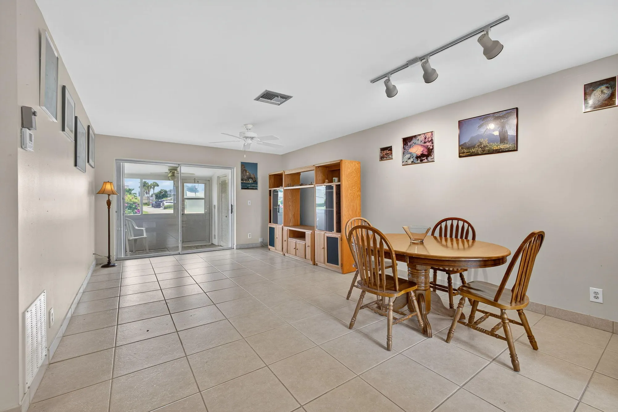 Property Slideshow image 5 of 39 | 2691 dudley dr a, West Palm Beach, FL, 33415