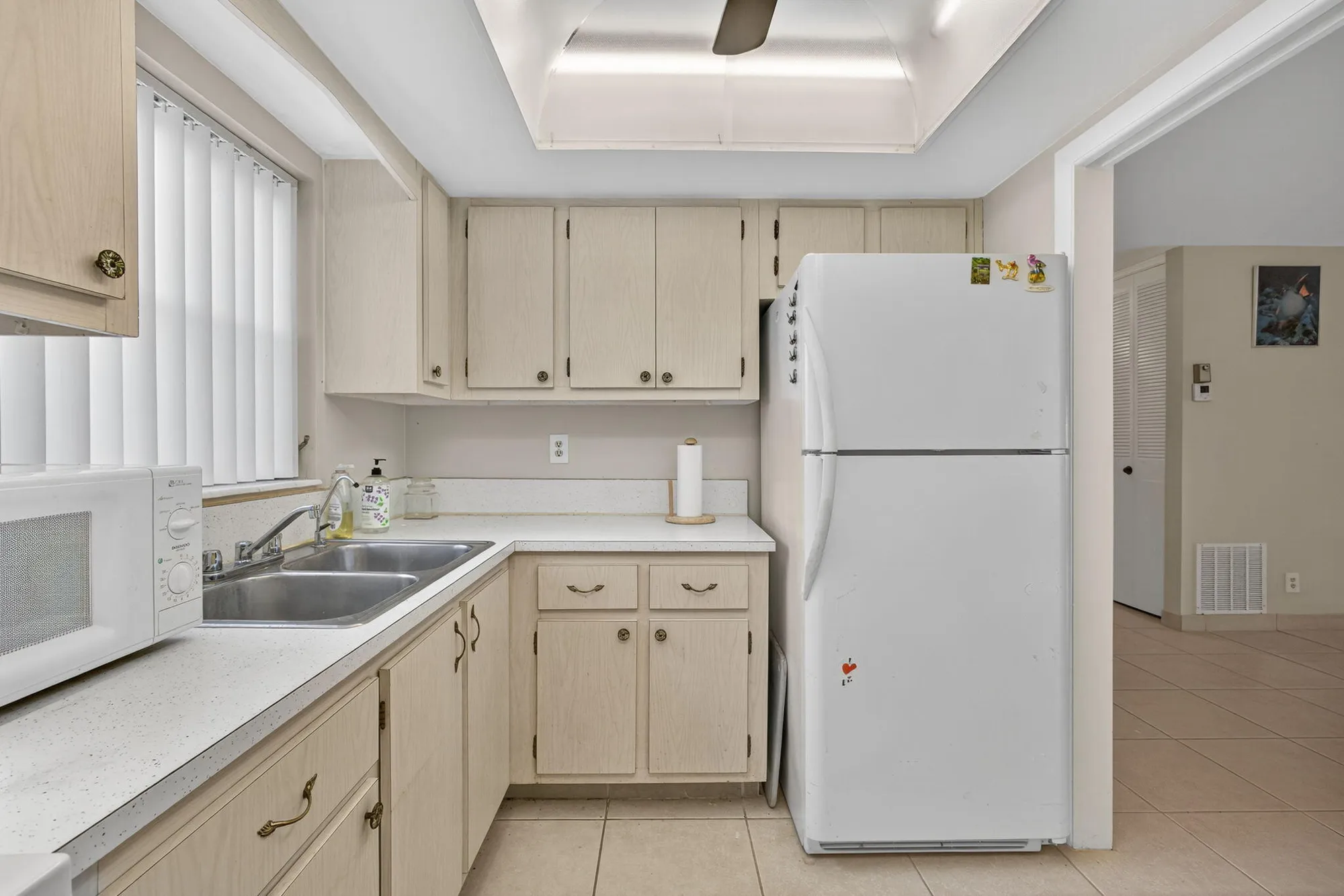 Property Slideshow image 15 of 39 | 2691 dudley dr a, West Palm Beach, FL, 33415