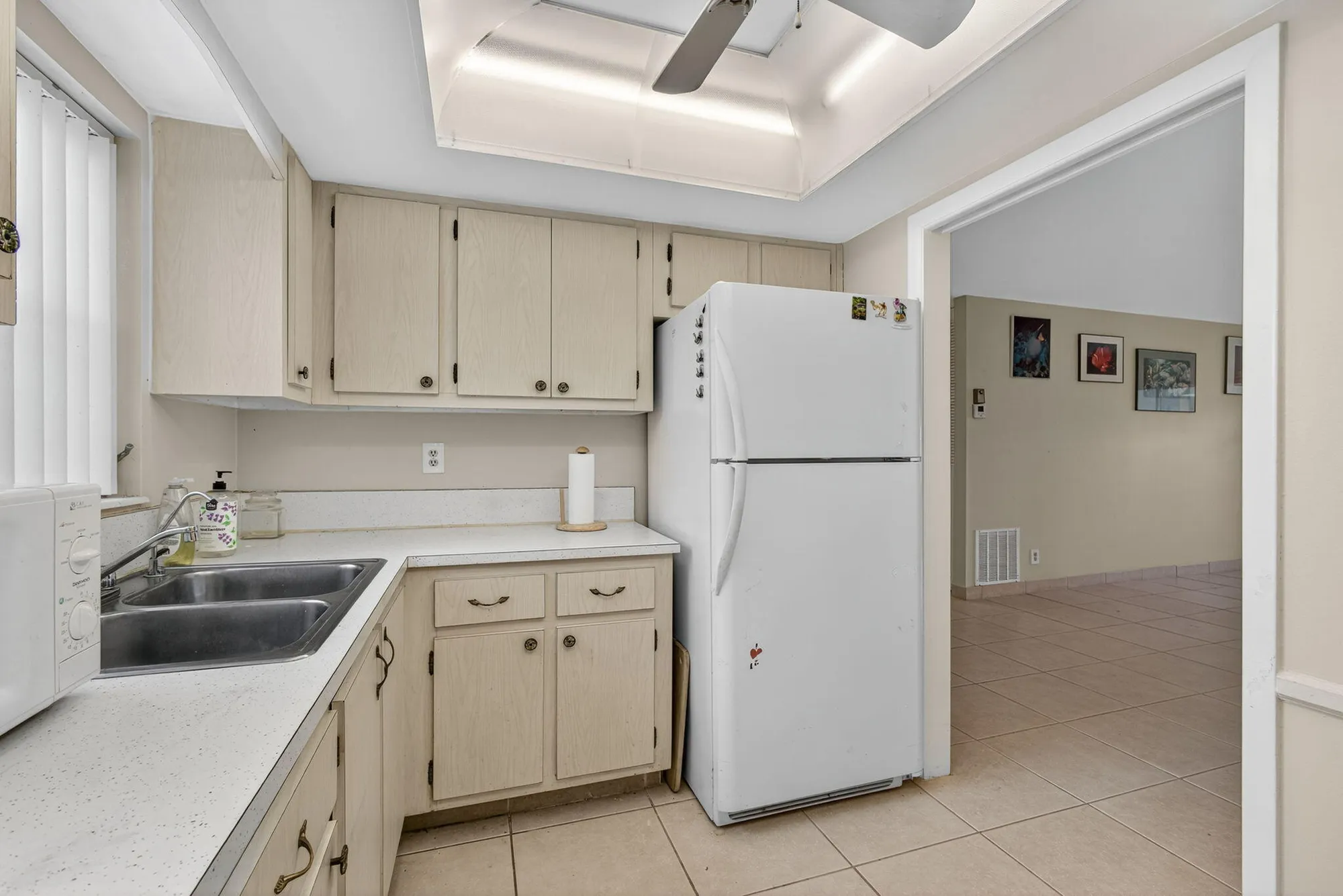 Property Slideshow image 16 of 39 | 2691 dudley dr a, West Palm Beach, FL, 33415