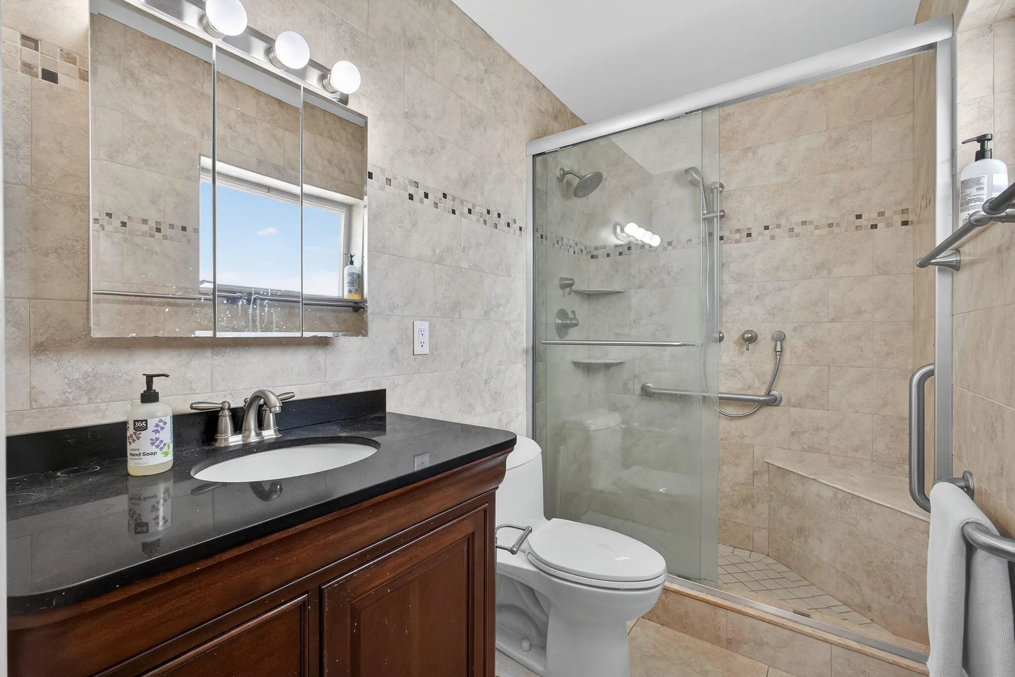 Property Slideshow image 20 of 39 | 2691 dudley dr a, West Palm Beach, FL, 33415