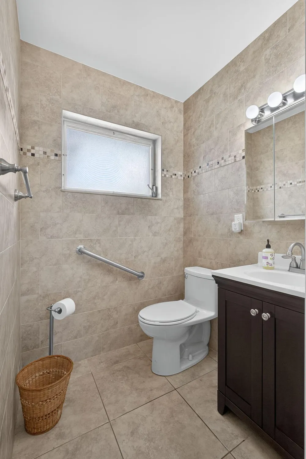 Property Slideshow image 23 of 39 | 2691 dudley dr a, West Palm Beach, FL, 33415