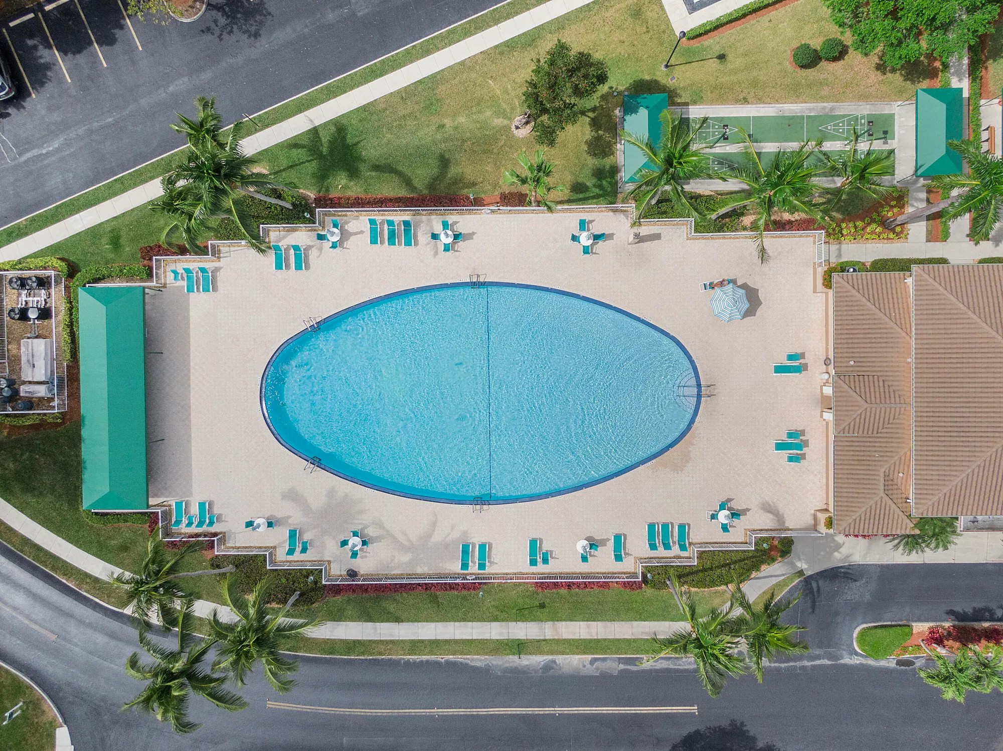 Property Slideshow image 16 of 24 | 9575 weldon cir c313, Tamarac, FL, 33321