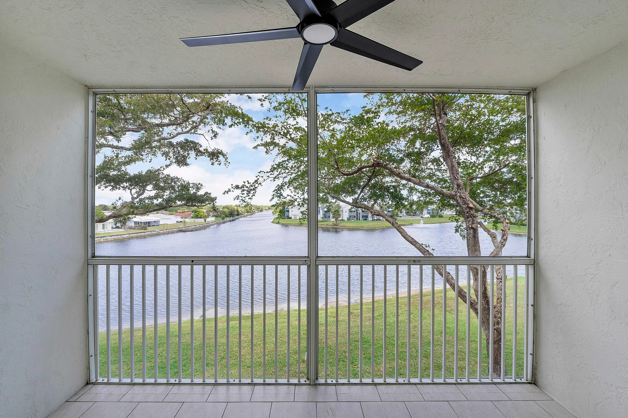 Property Slideshow image 14 of 24 | 9575 weldon cir c313, Tamarac, FL, 33321