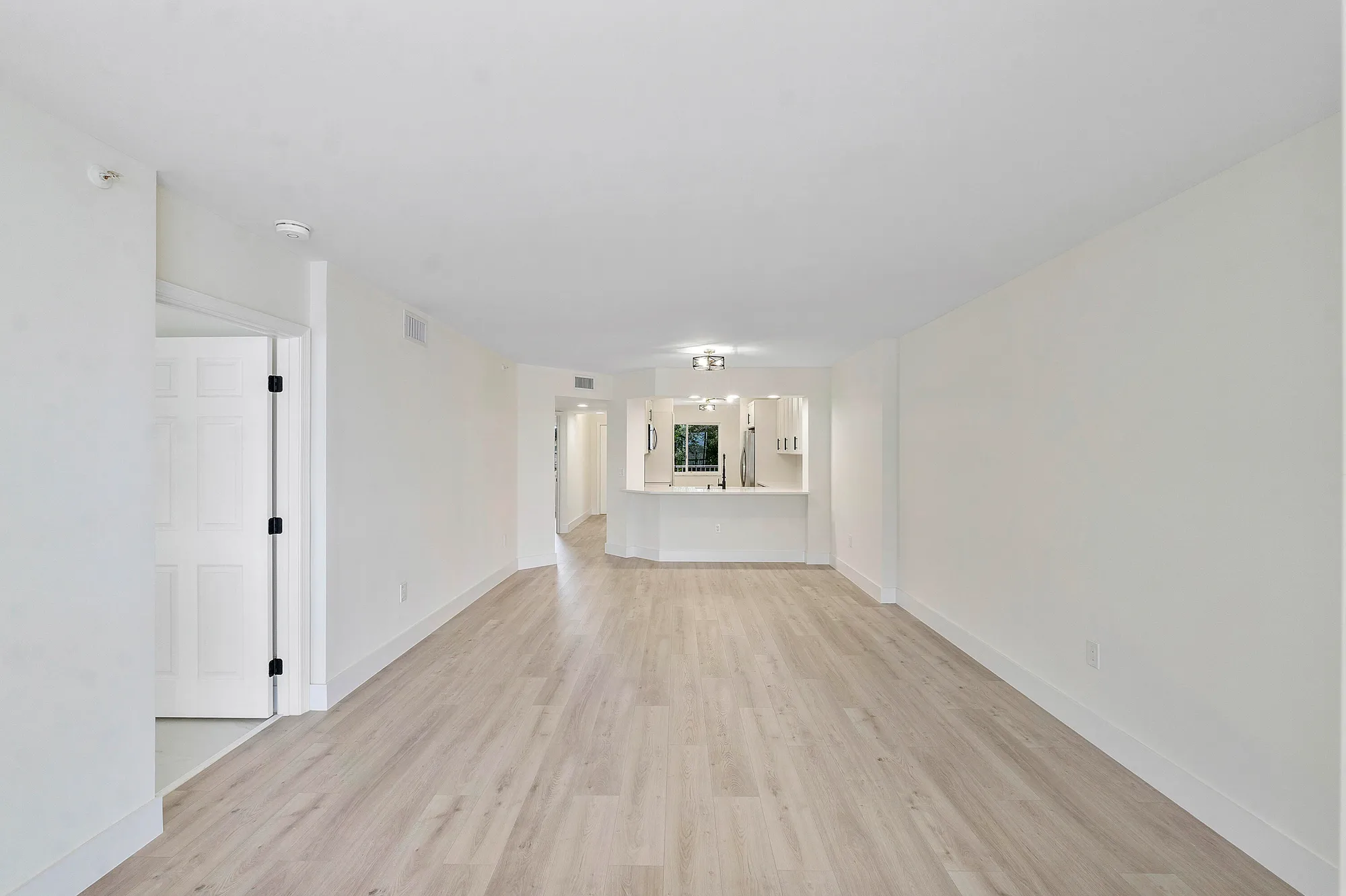 Property Slideshow image 5 of 24 | 9575 weldon cir c313, Tamarac, FL, 33321