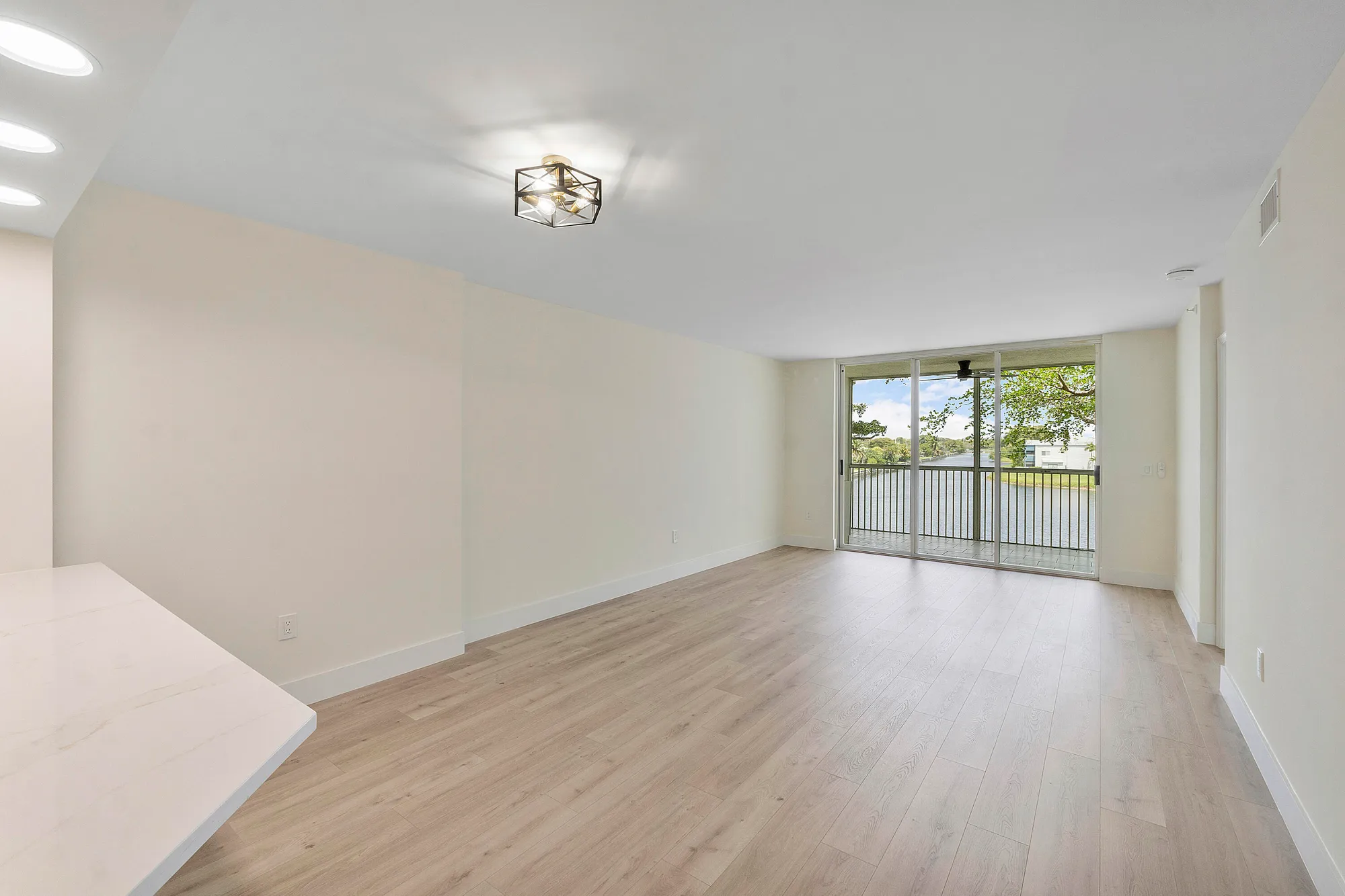 Property Slideshow image 2 of 24 | 9575 weldon cir c313, Tamarac, FL, 33321