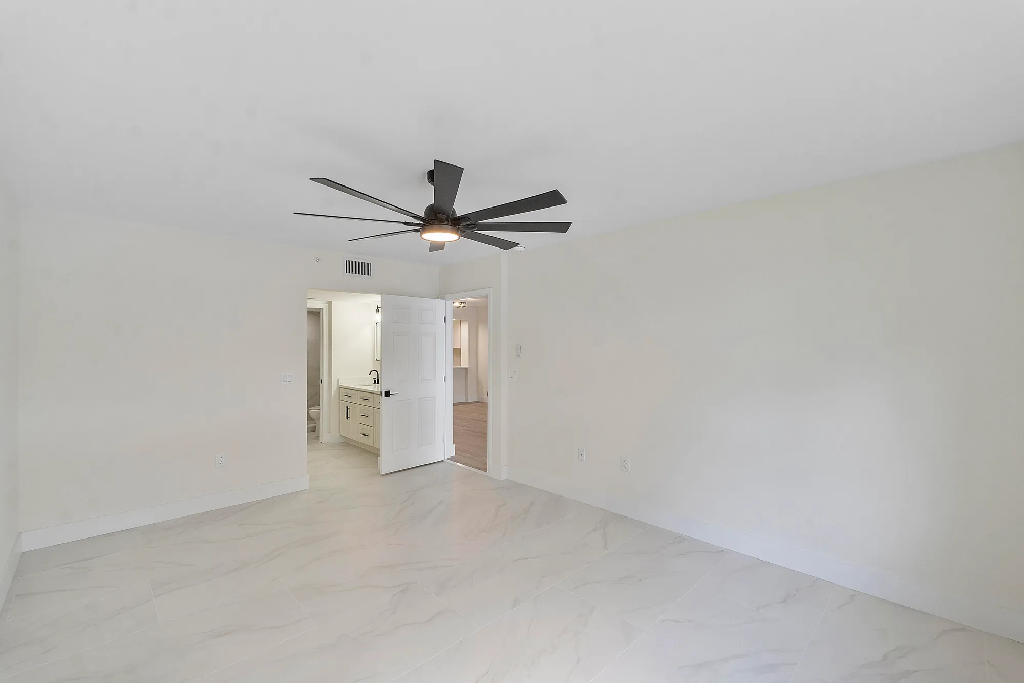 Property Slideshow image 12 of 24 | 9575 weldon cir c313, Tamarac, FL, 33321