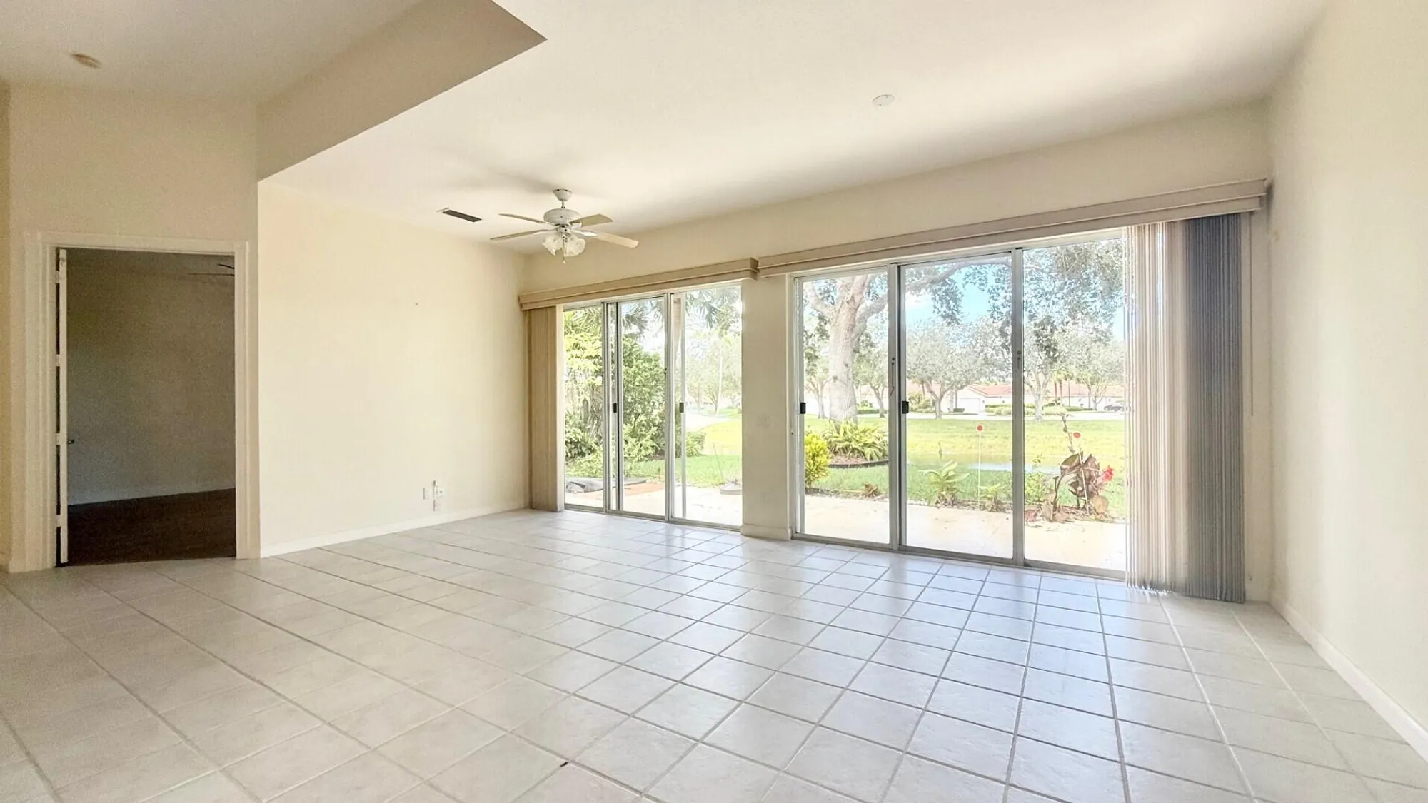 Property Slideshow image 5 of 60 | 2541 kittbuck way, West Palm Beach, FL, 33411