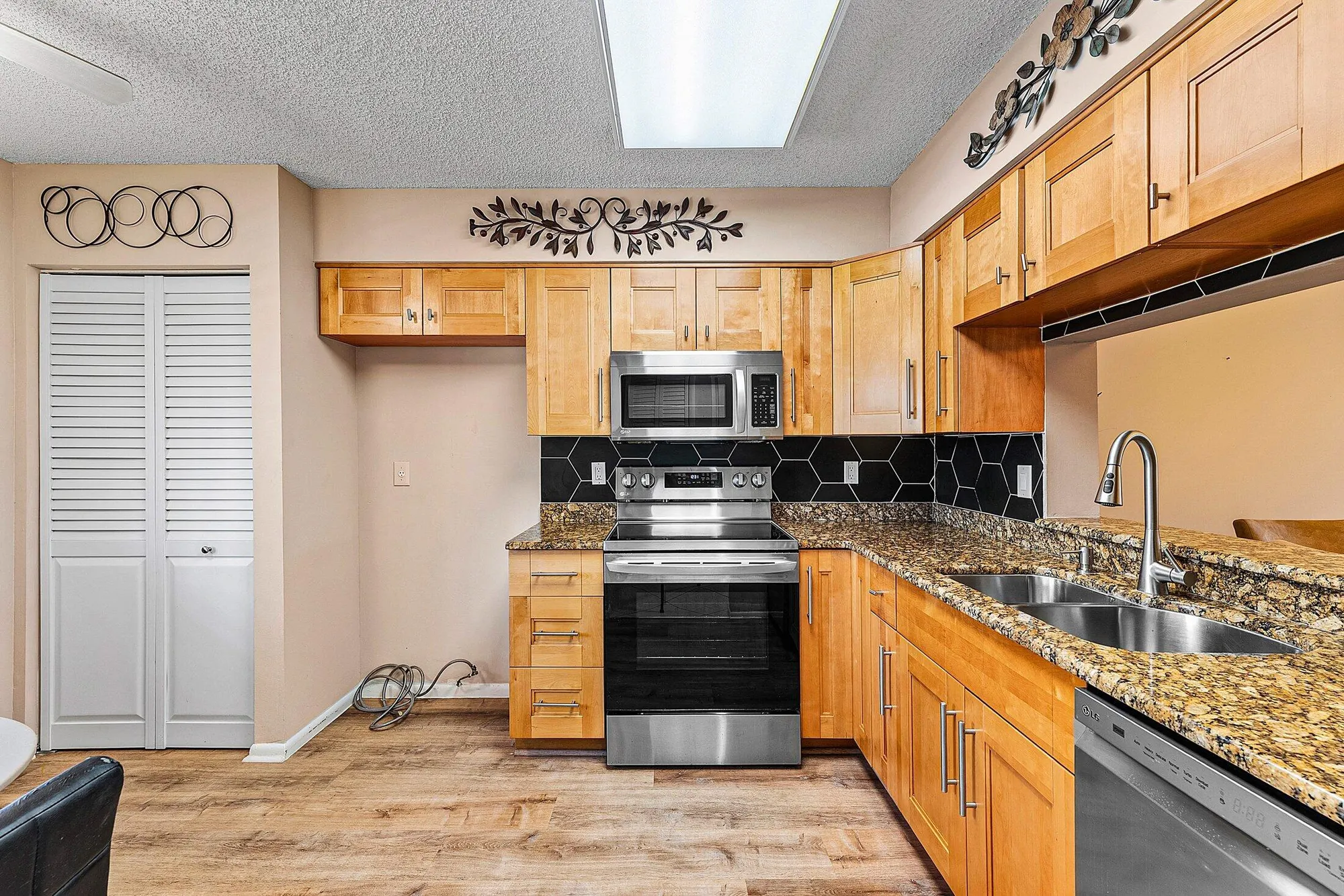 Property Slideshow image 6 of 58 | 7280 amberly ln apt 208, Delray Beach, FL, 33446