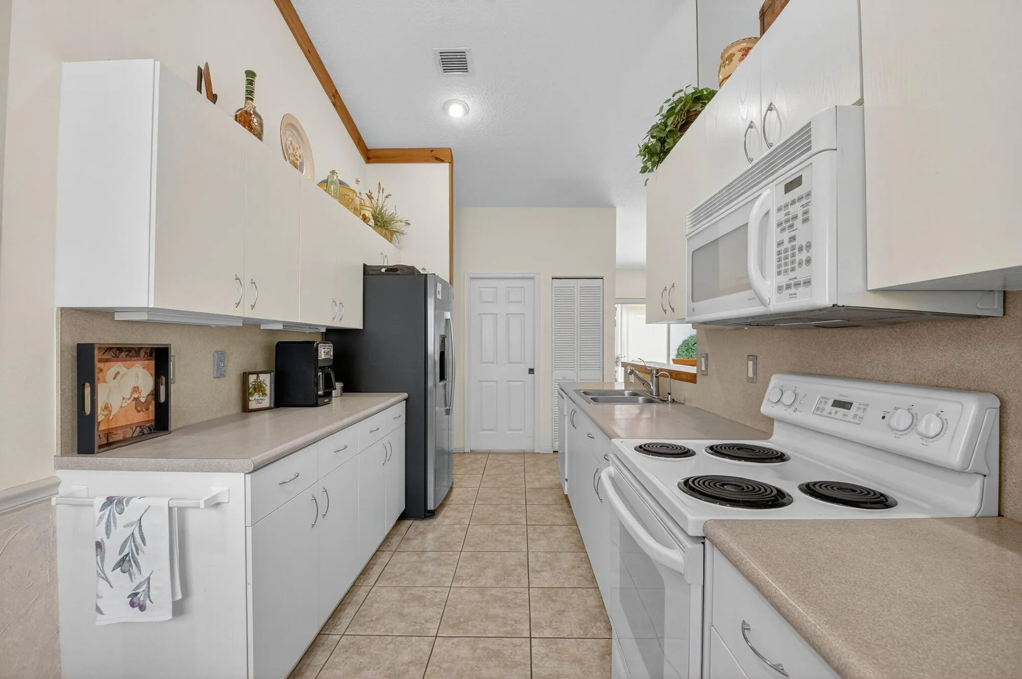 Property Slideshow image 16 of 90 | 11563 colonnade dr, Boynton Beach, FL, 33437