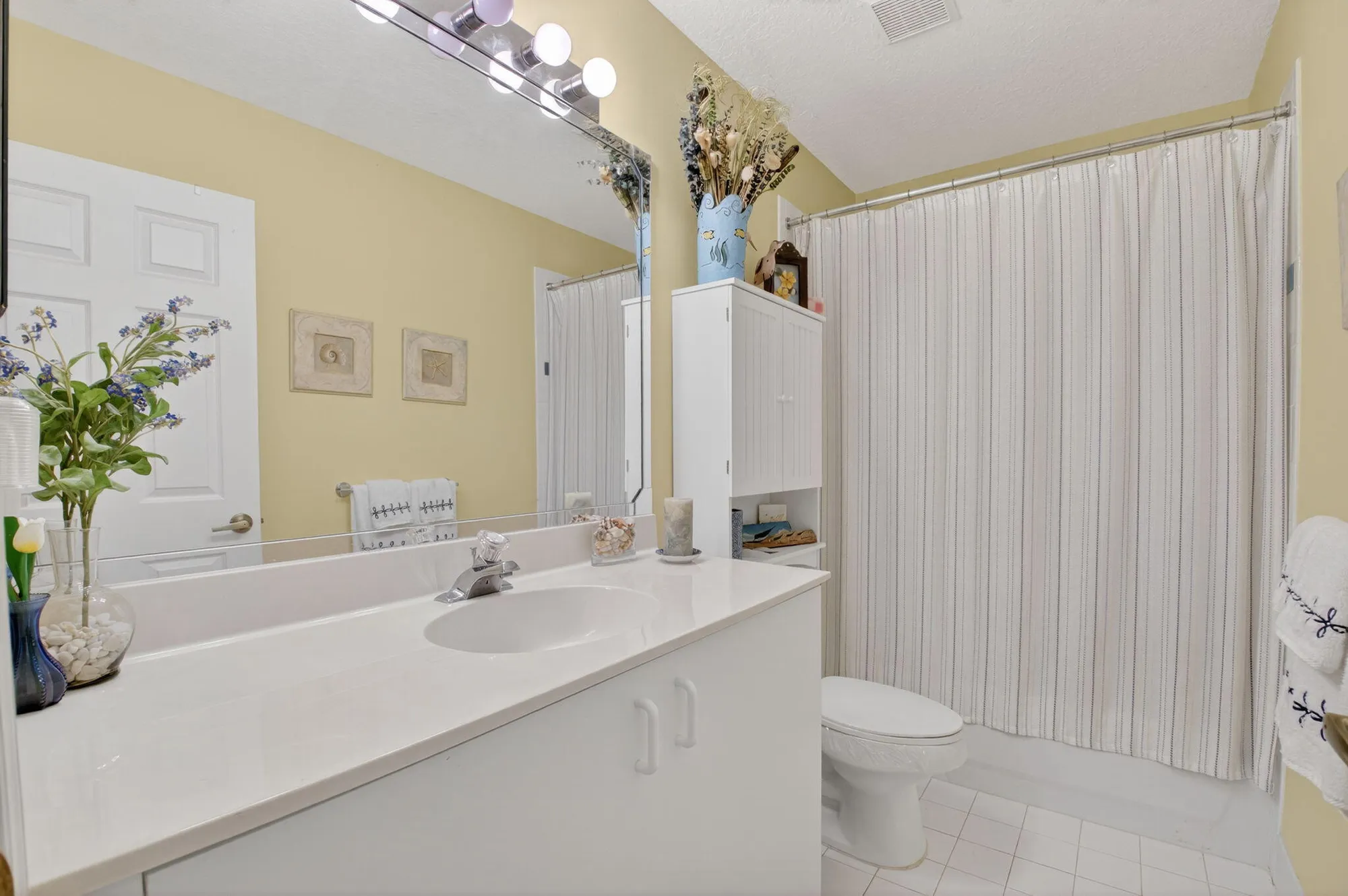 Property Slideshow image 28 of 90 | 11563 colonnade dr, Boynton Beach, FL, 33437