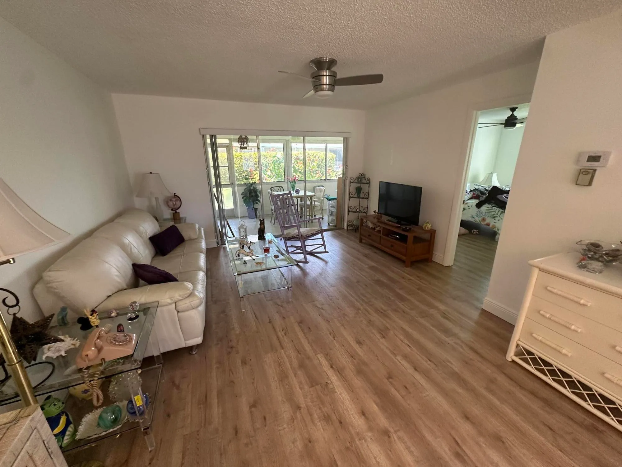 Property Slideshow image 9 of 31 | 404 bennington ln, Lake Worth, FL, 33467