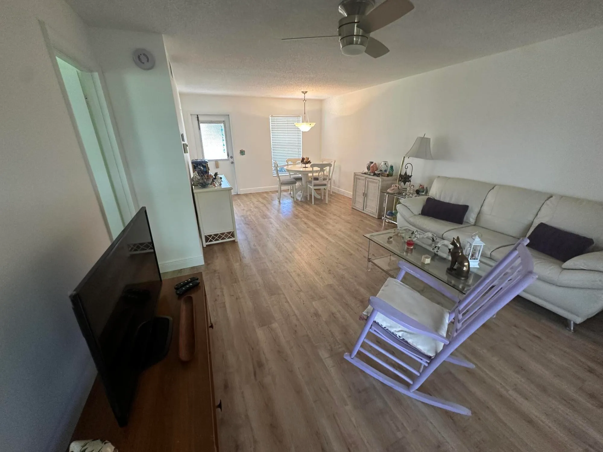 Property Slideshow image 8 of 31 | 404 bennington ln, Lake Worth, FL, 33467