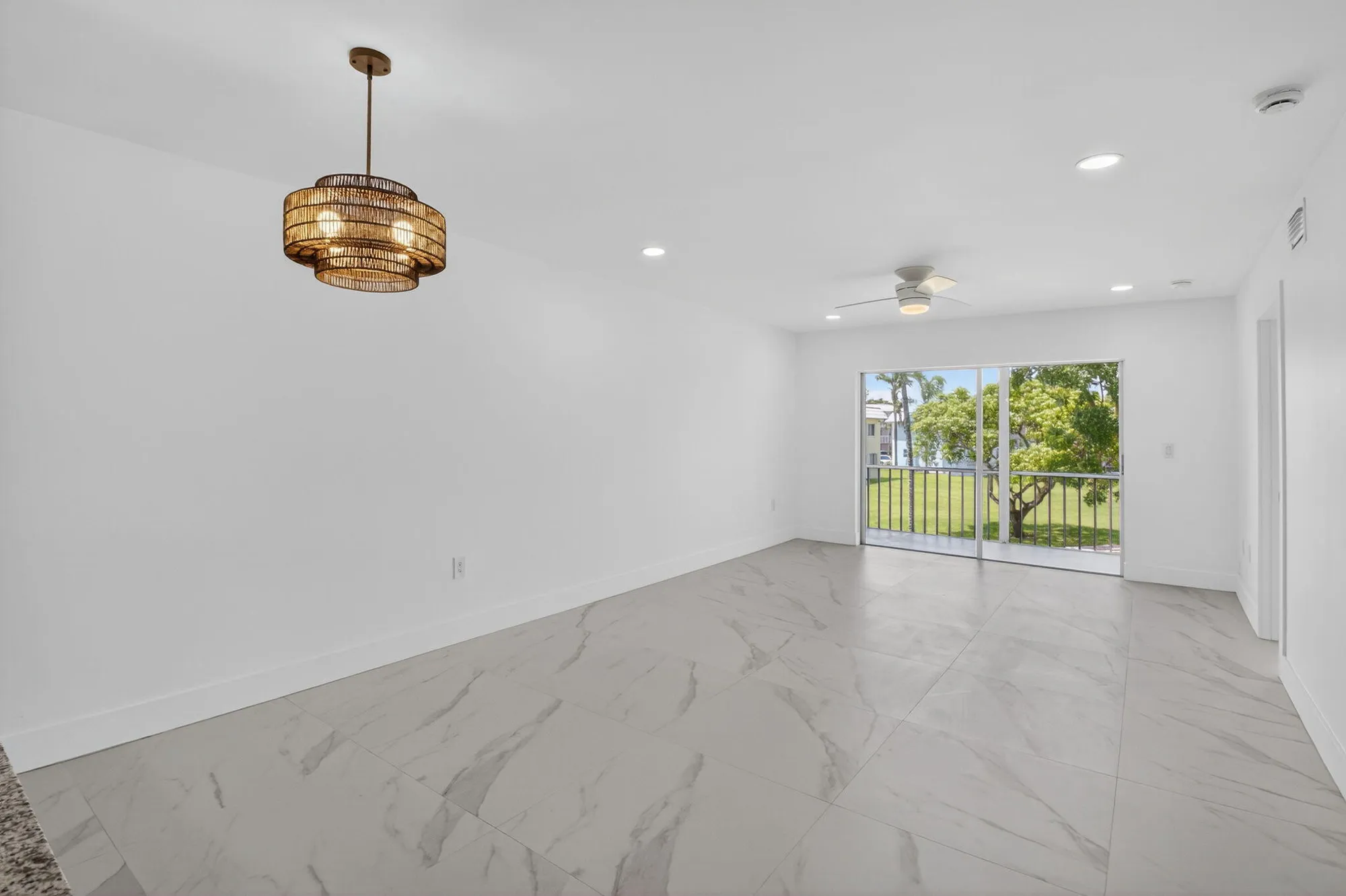 Property Slideshow image 7 of 31 | 9886 marina blvd apt 622, Boca Raton, FL, 33428