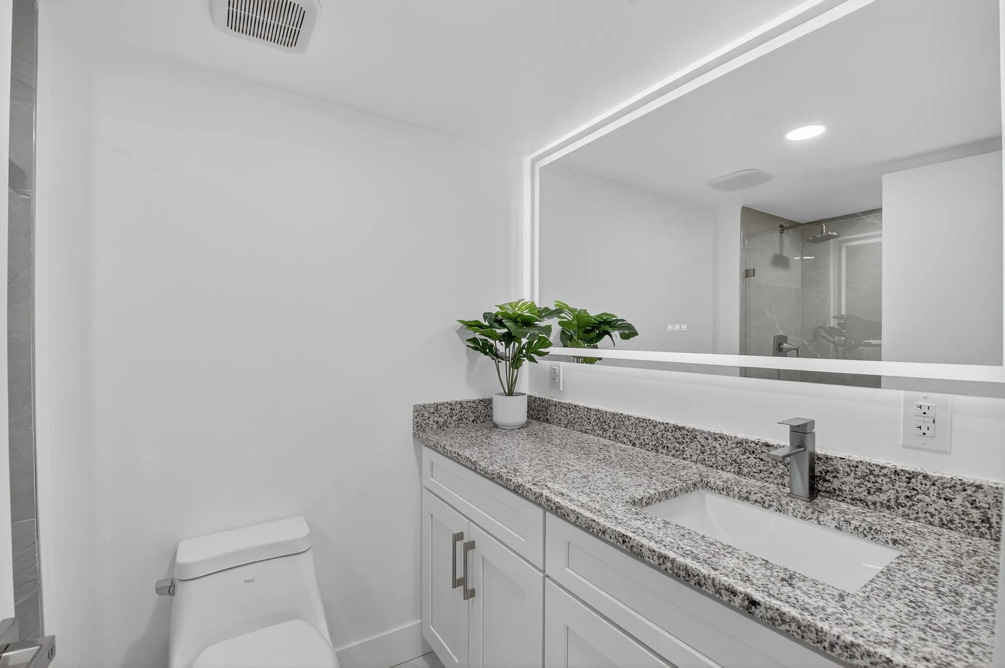 Property Slideshow image 14 of 31 | 9886 marina blvd apt 622, Boca Raton, FL, 33428