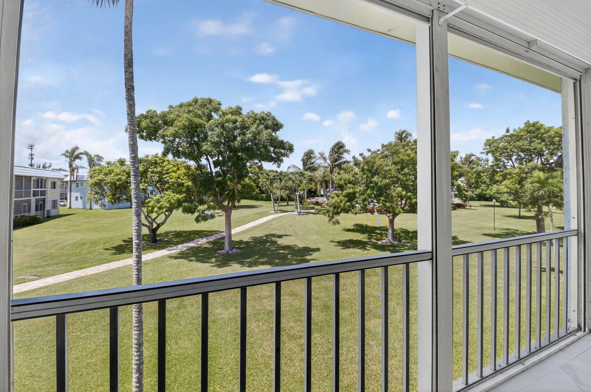 Property Slideshow image 8 of 31 | 9886 marina blvd apt 622, Boca Raton, FL, 33428