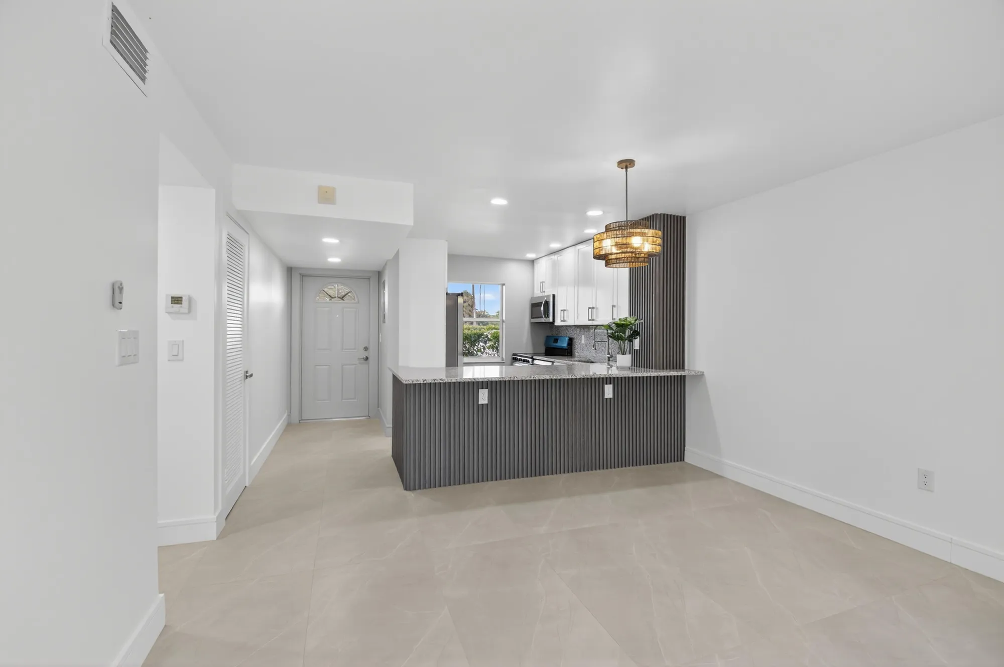 Property Slideshow image 11 of 43 | 9880 marina blvd apt 1509, Boca Raton, FL, 33428