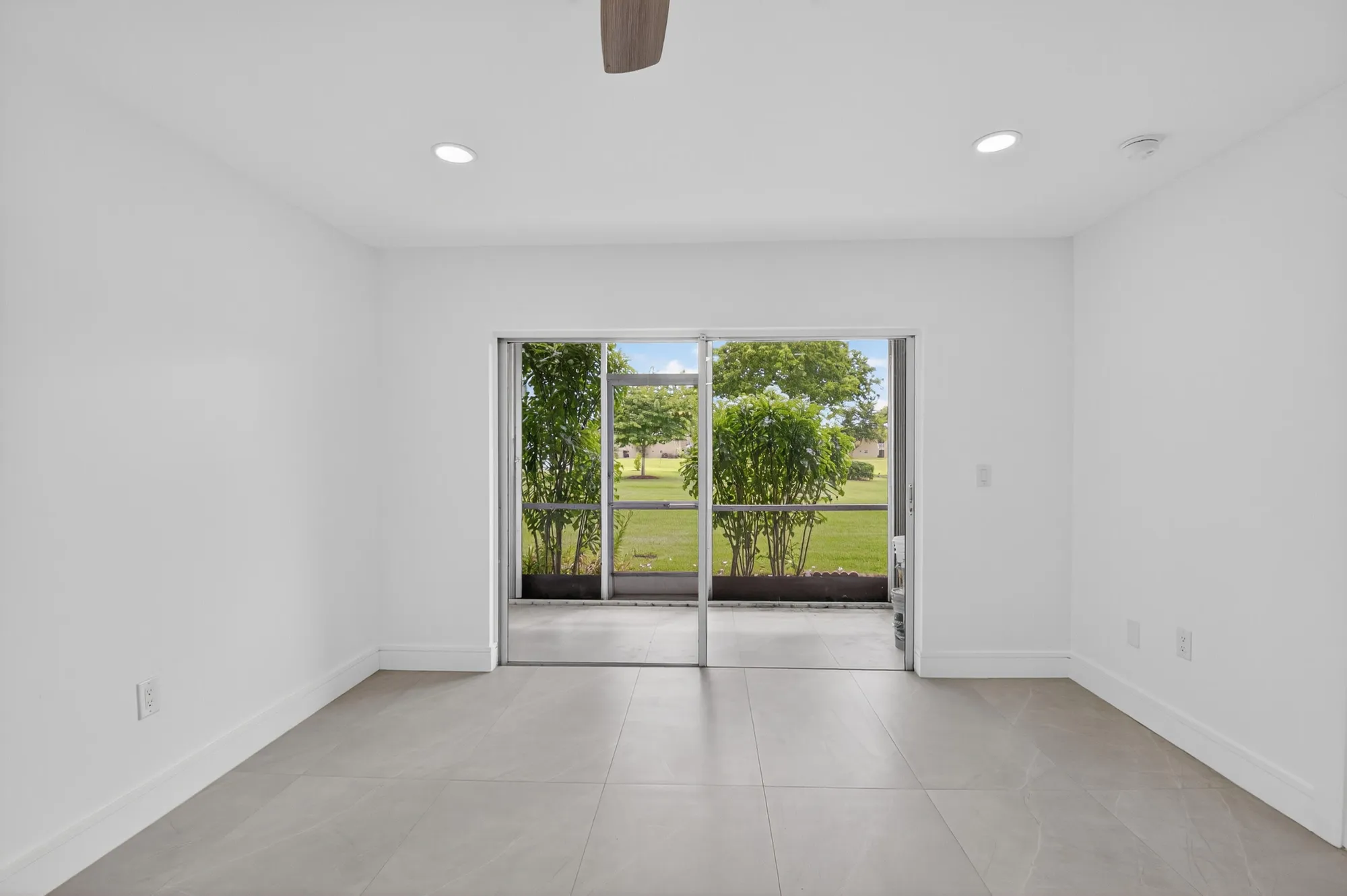 Property Slideshow image 14 of 43 | 9880 marina blvd apt 1509, Boca Raton, FL, 33428