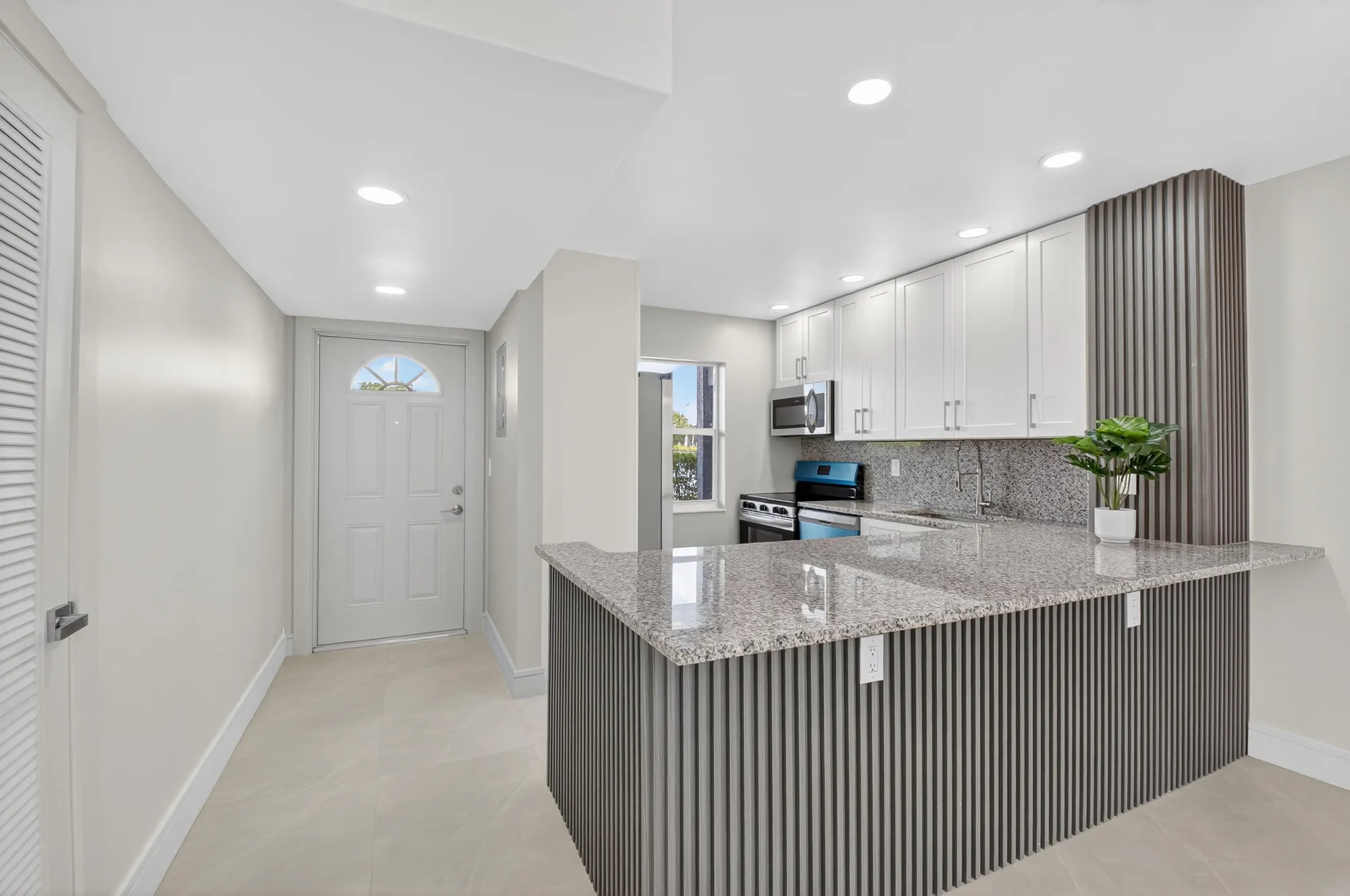 Property Slideshow image 4 of 43 | 9880 marina blvd apt 1509, Boca Raton, FL, 33428