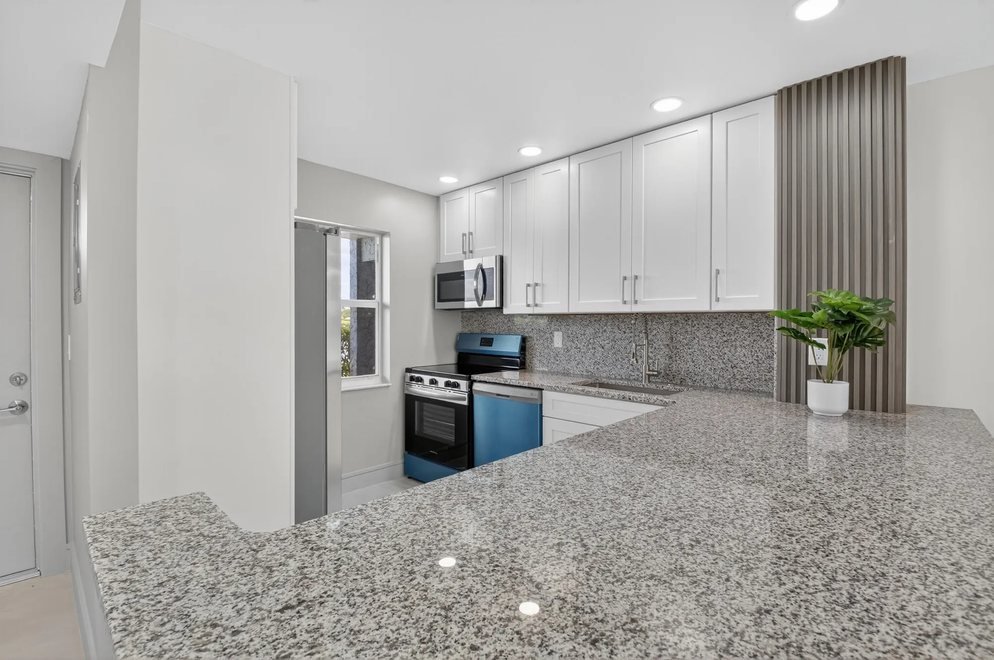 Property Slideshow image 7 of 43 | 9880 marina blvd apt 1509, Boca Raton, FL, 33428